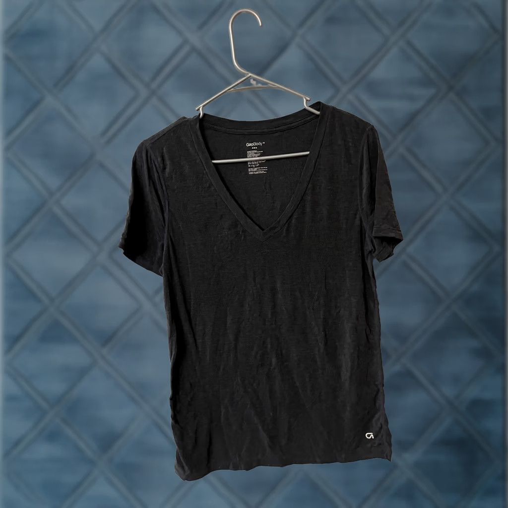 Vintage Gapbody T-Shirt V-Neck Black Size M Athletic Slim Short Sleeve Crew Neck Casual Workwear Womens Size M / US 6-8 / IT 42-44 - 1 Thumbnail