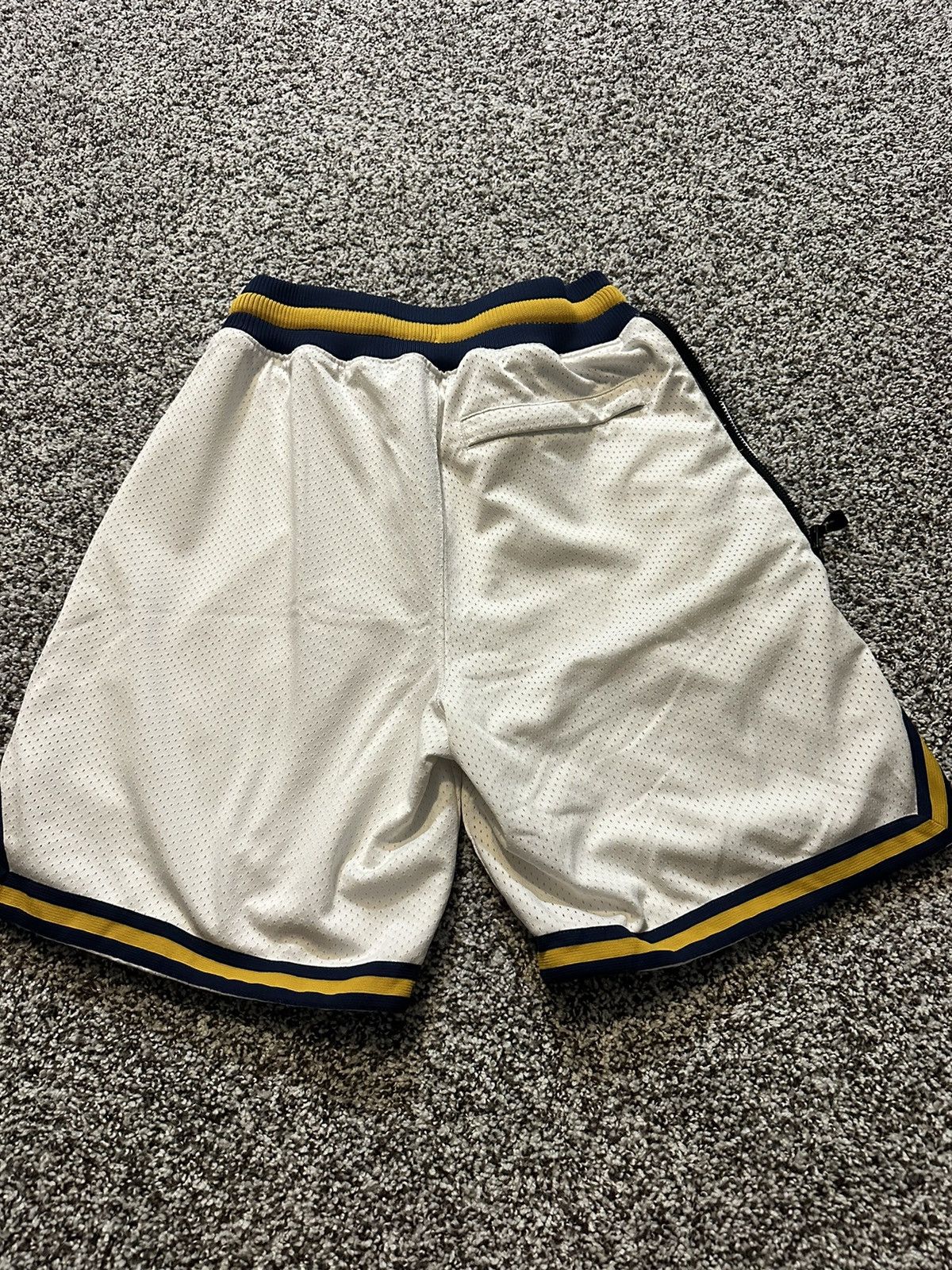 Nike Nike Michigan Basketball Shorts Size US 31 - 3 Thumbnail
