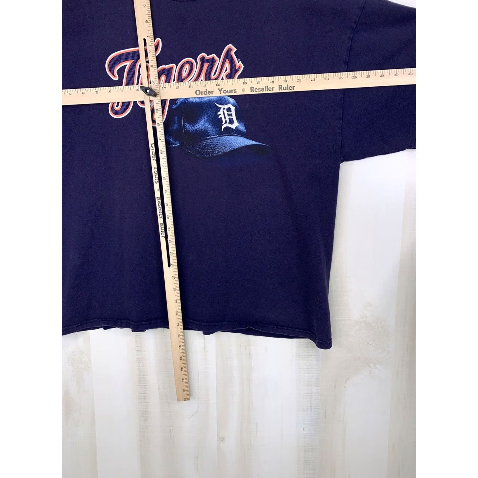 Delta VINTAGE Delta T-Shirt Detroit Tigers Y2K 2004 Weathered Blue 2XL USA Made Mens Short Sleeve Crew Neck Graphic Size US XXL / EU 58 / 5 - 7 Thumbnail