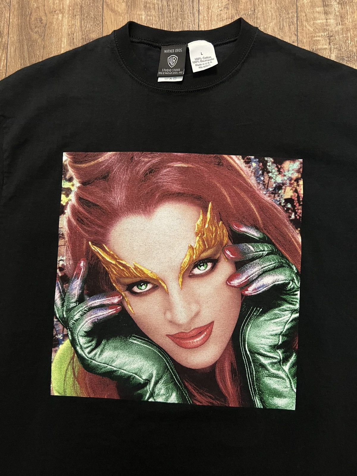 DC Comics Batman & Robin Poison Ivy 1997 Uma Thurman movie tee Size US L / EU 52-54 / 3 - 2 Thumbnail