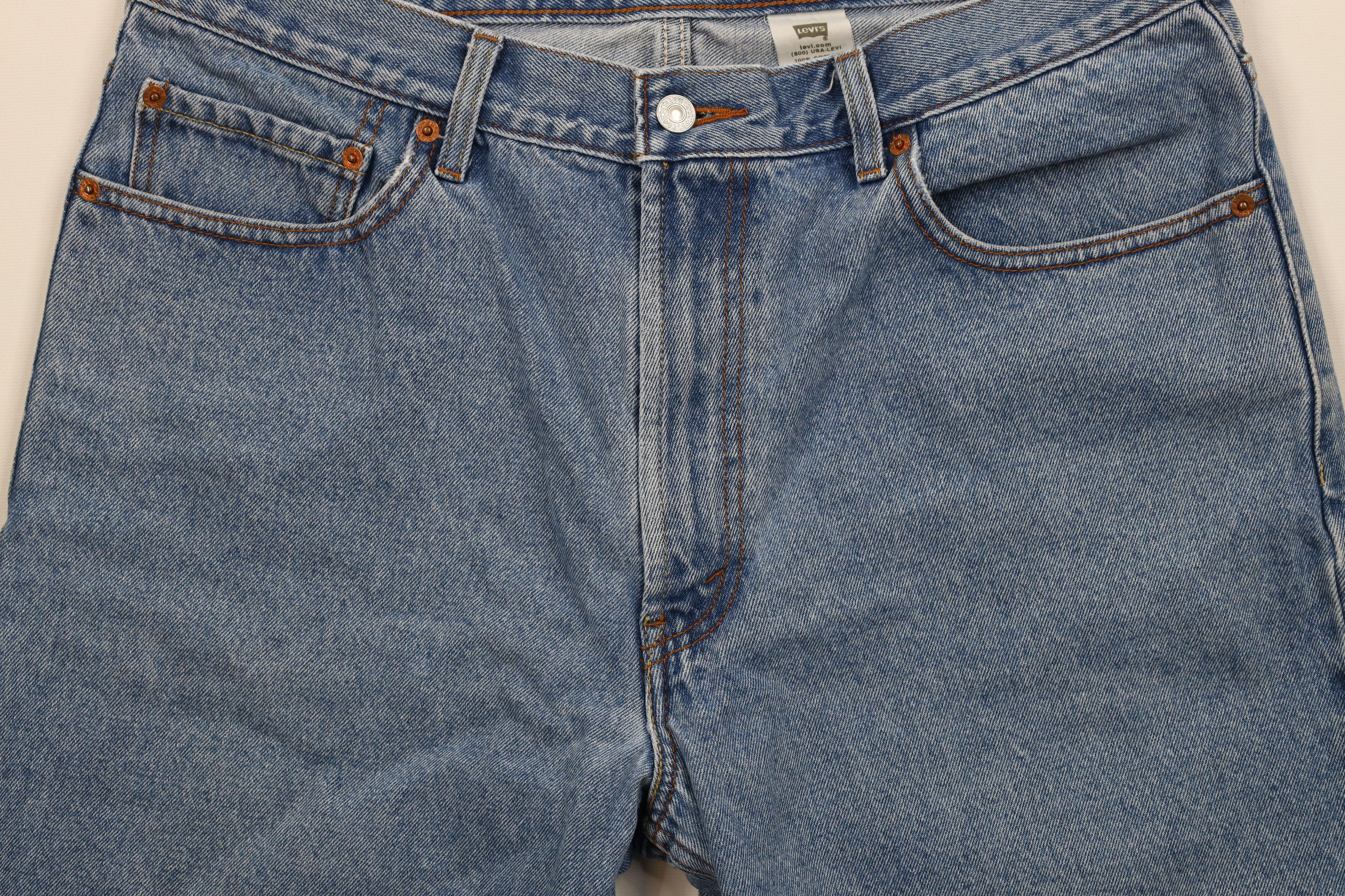 Levi's × Vintage Vintage Y2K 2004 Levis 550 Relaxed Denim Jean Shorts Jorts Size US 36 / EU 52 - 3 Thumbnail