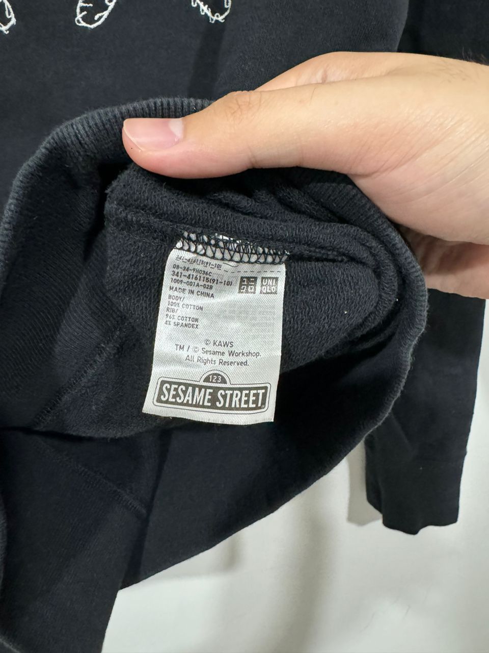 Kaws × Uniqlo Uniqlo X Kaws X Sesame Street Black Sweatshirt Size US L / EU 52-54 / 3 - 5 Thumbnail