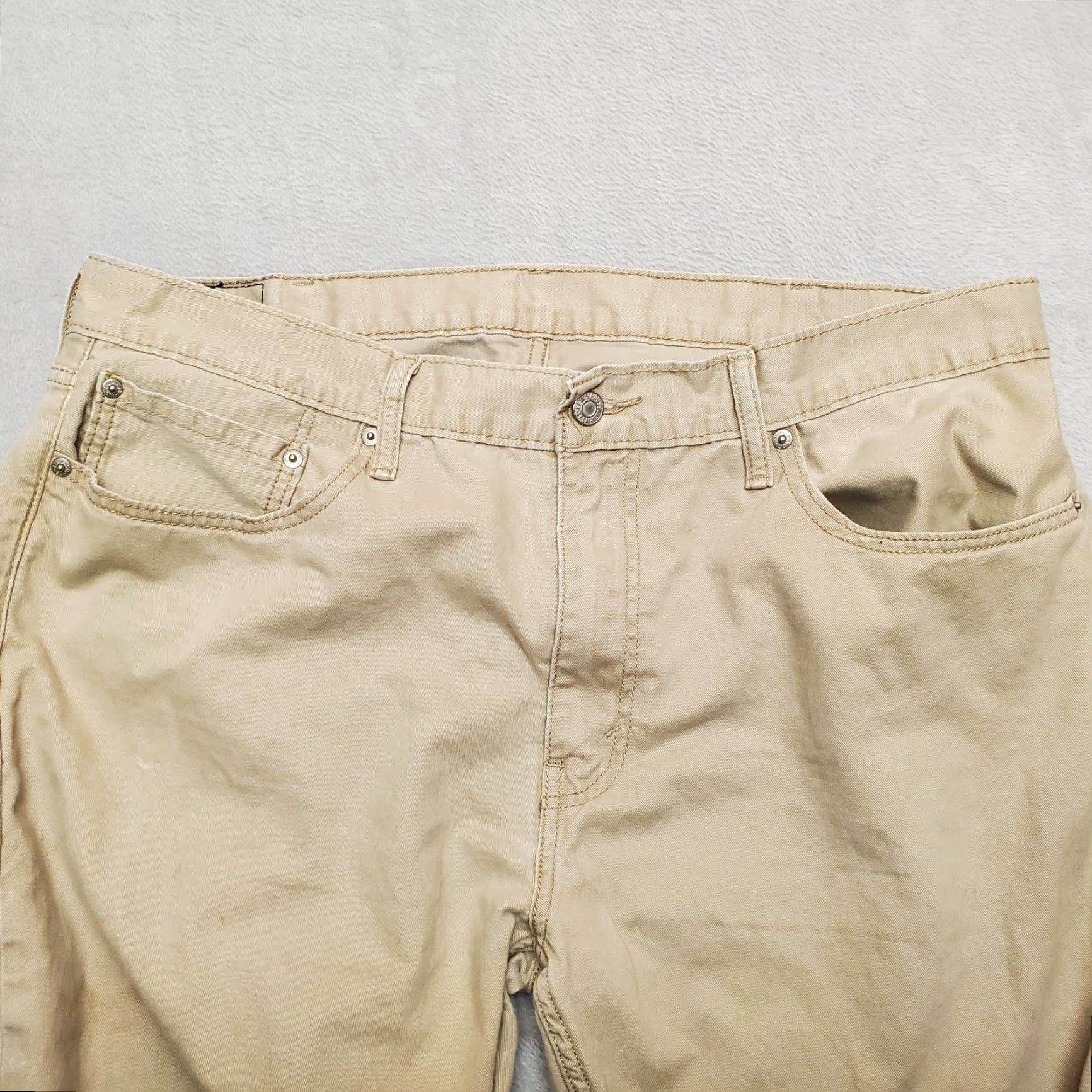 Vintage Levis Pants Mens 34x32 Beige Khaki Chino White Tab Flat Front Casual Flaws 559 Size US 38 / EU 54 - 6 Thumbnail