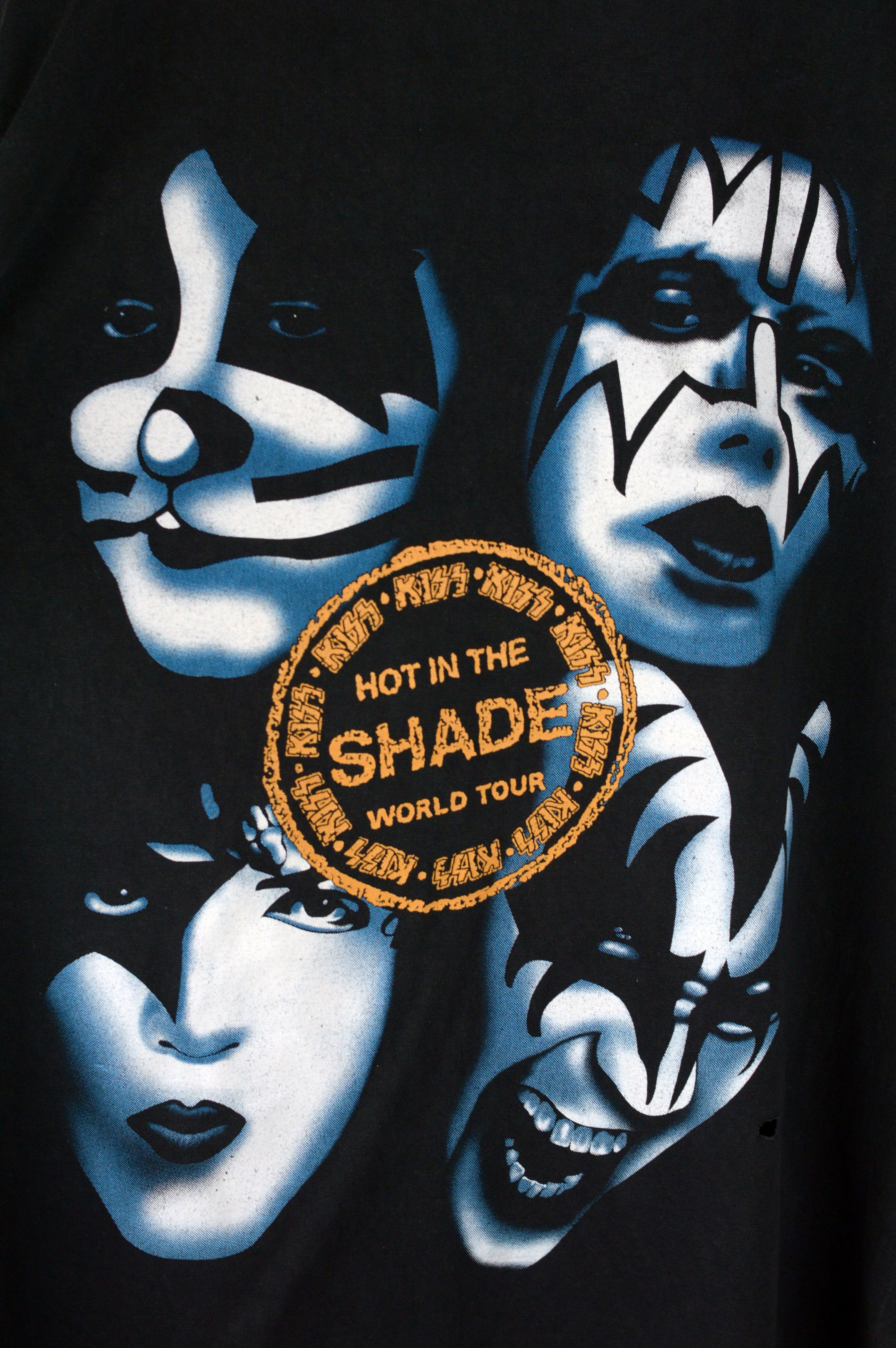 Band Tees Vintage Kiss Hot in the Shade 90s t shirt Size US XL / EU 56 / 4 - 3 Thumbnail