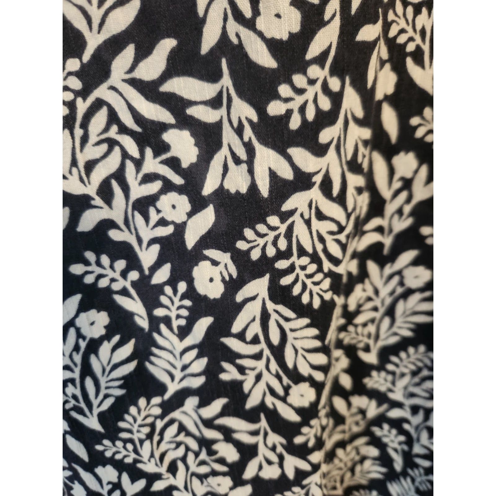 Vintage St. John's Bay Navy Blue Floral Print Short Sleeve Top Shirt 5X Plus Boho Blouse, Casual, Travel, Party/Cocktail, Womens Size XXL / US 16-18 / IT 52-54 - 3 Thumbnail