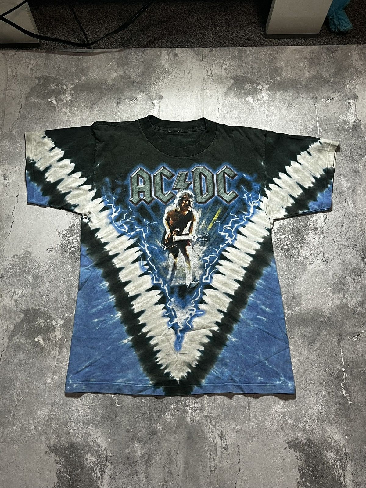 AC/DC liquid blue acdc let there be rock 2004 tie dye tshirt Size US M / EU 48-50 / 2 - 1 Thumbnail
