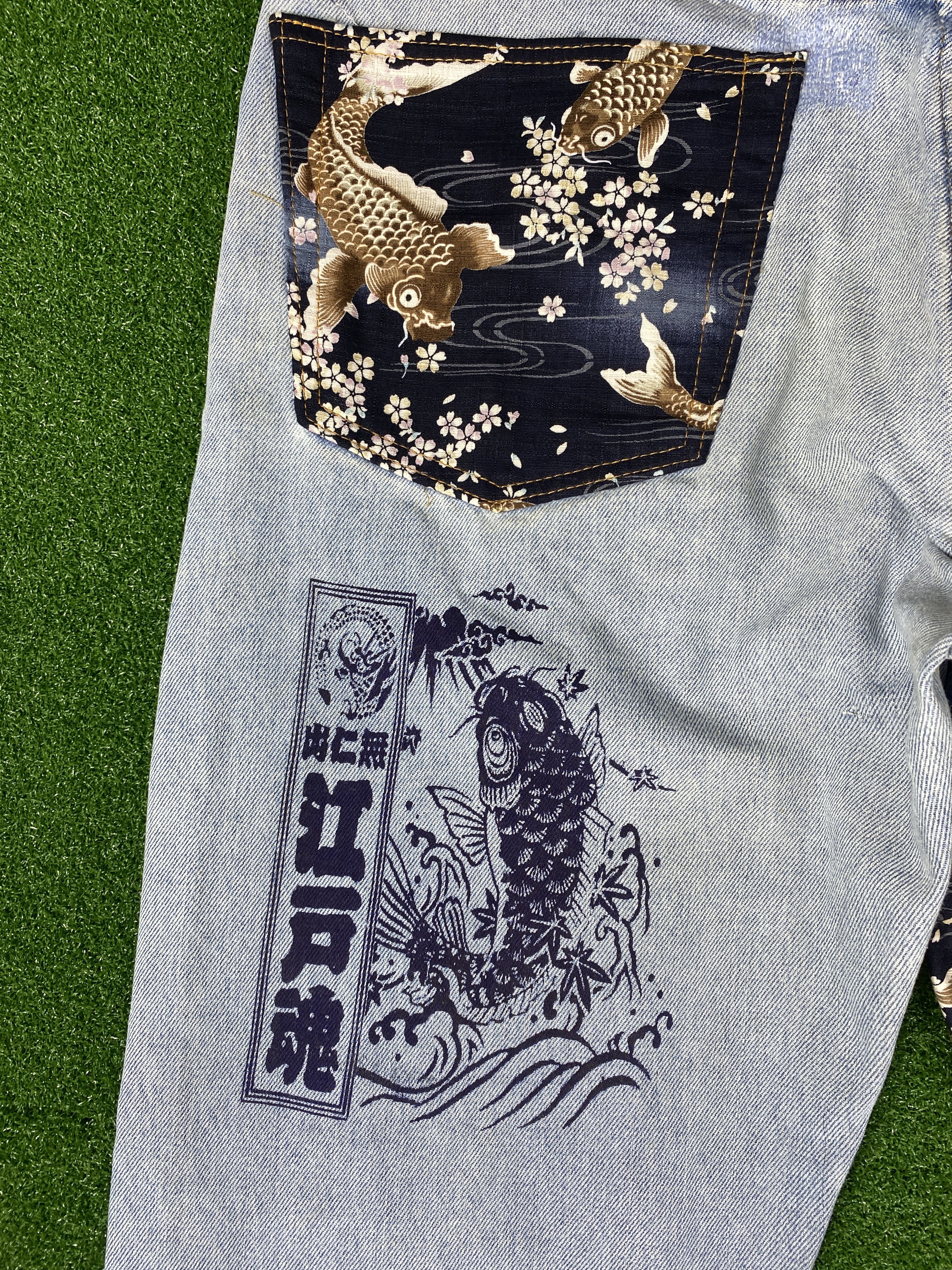 Japanese Brand Vintage Edomae Koi Pattern Sukajan Distressed Jeans CP0057 Size US 36 / EU 52 - 9 Thumbnail