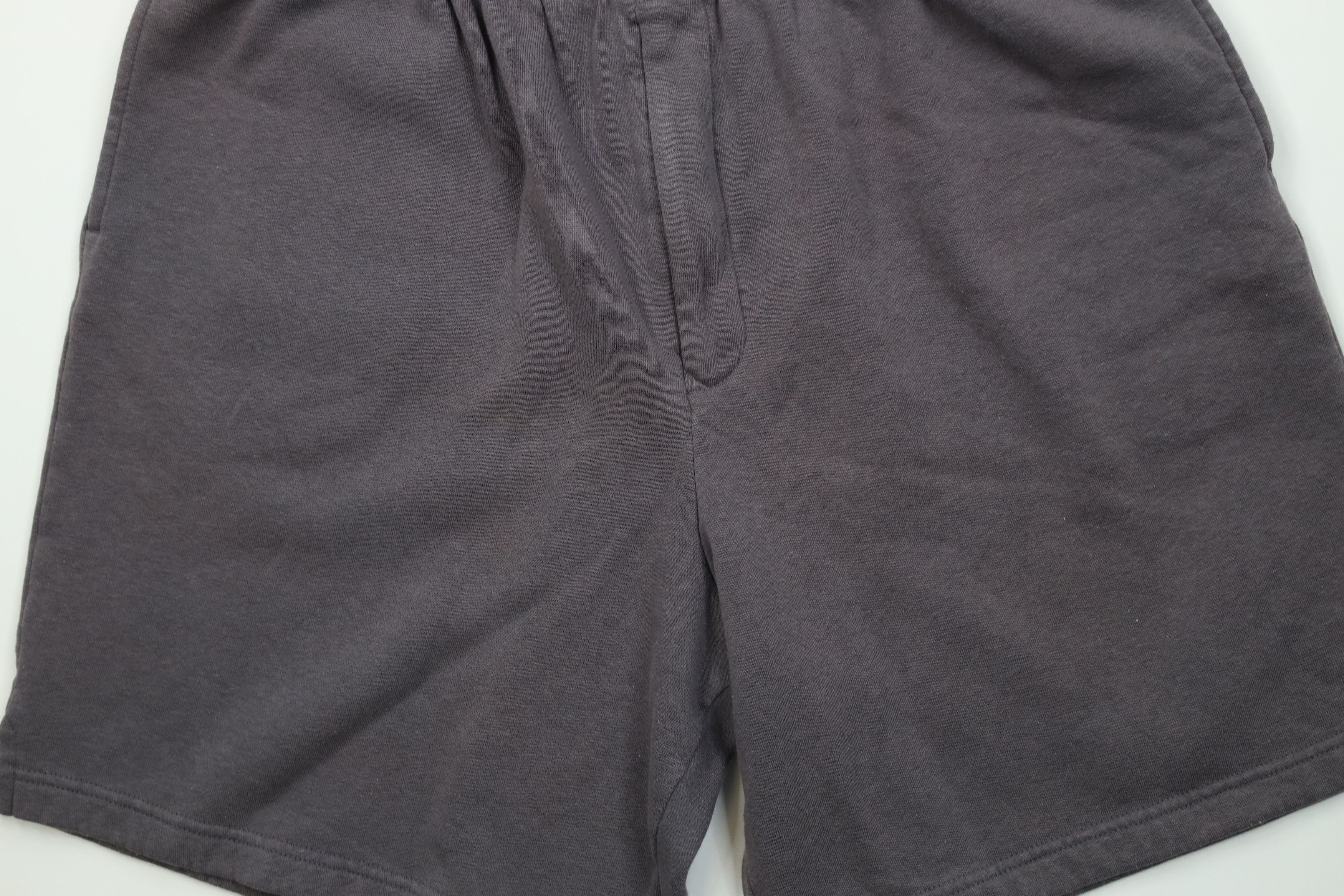 Vintage Vintage 90s Streetwear Above Knee Sweatpants Shorts Gray Size US 36 / EU 52 - 3 Thumbnail