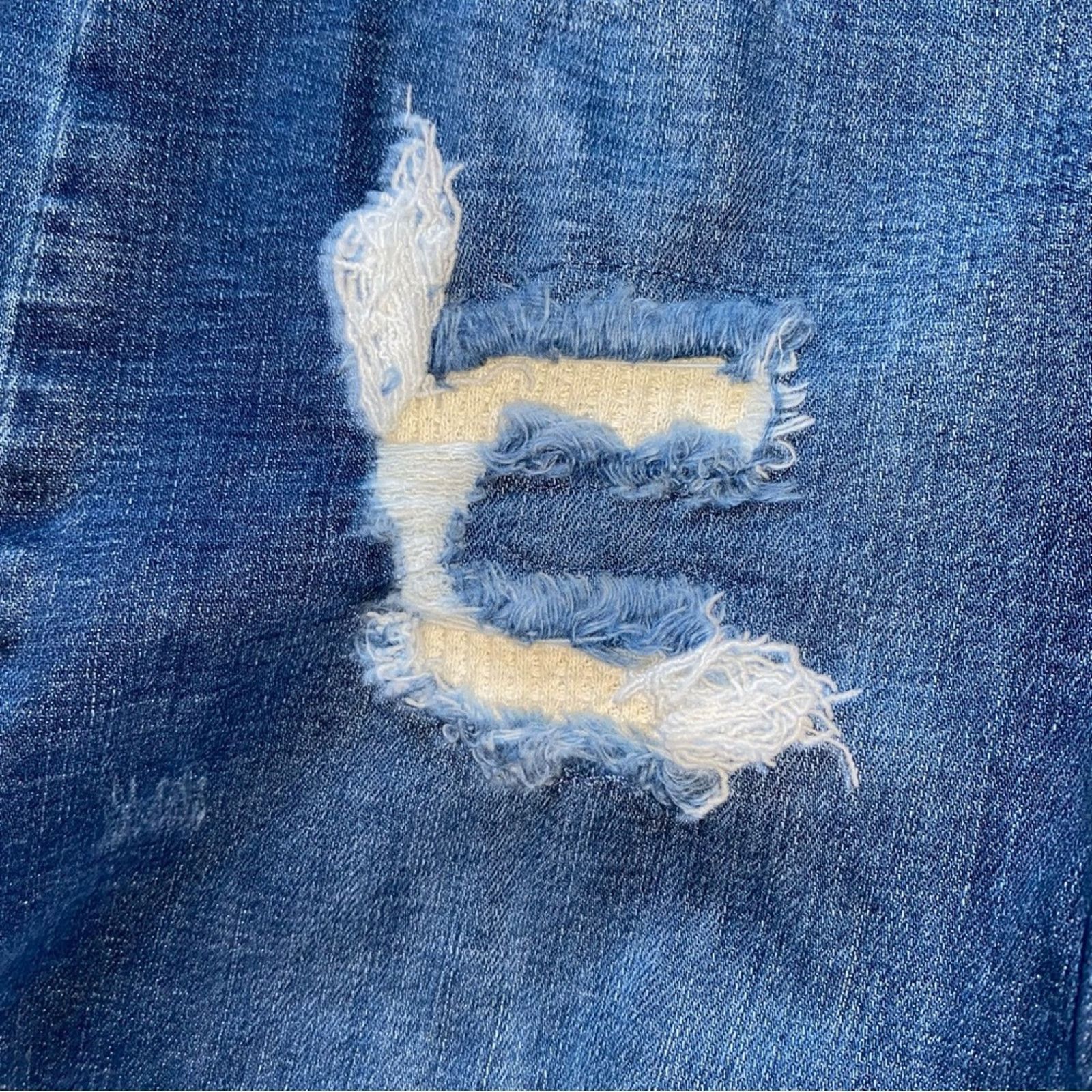 Judy Blue Judy Blue $79 Patch Perfect Boyfriend Jeans 5 / 27” EUC Size 27" / US 4 / IT 40 - 6 Thumbnail