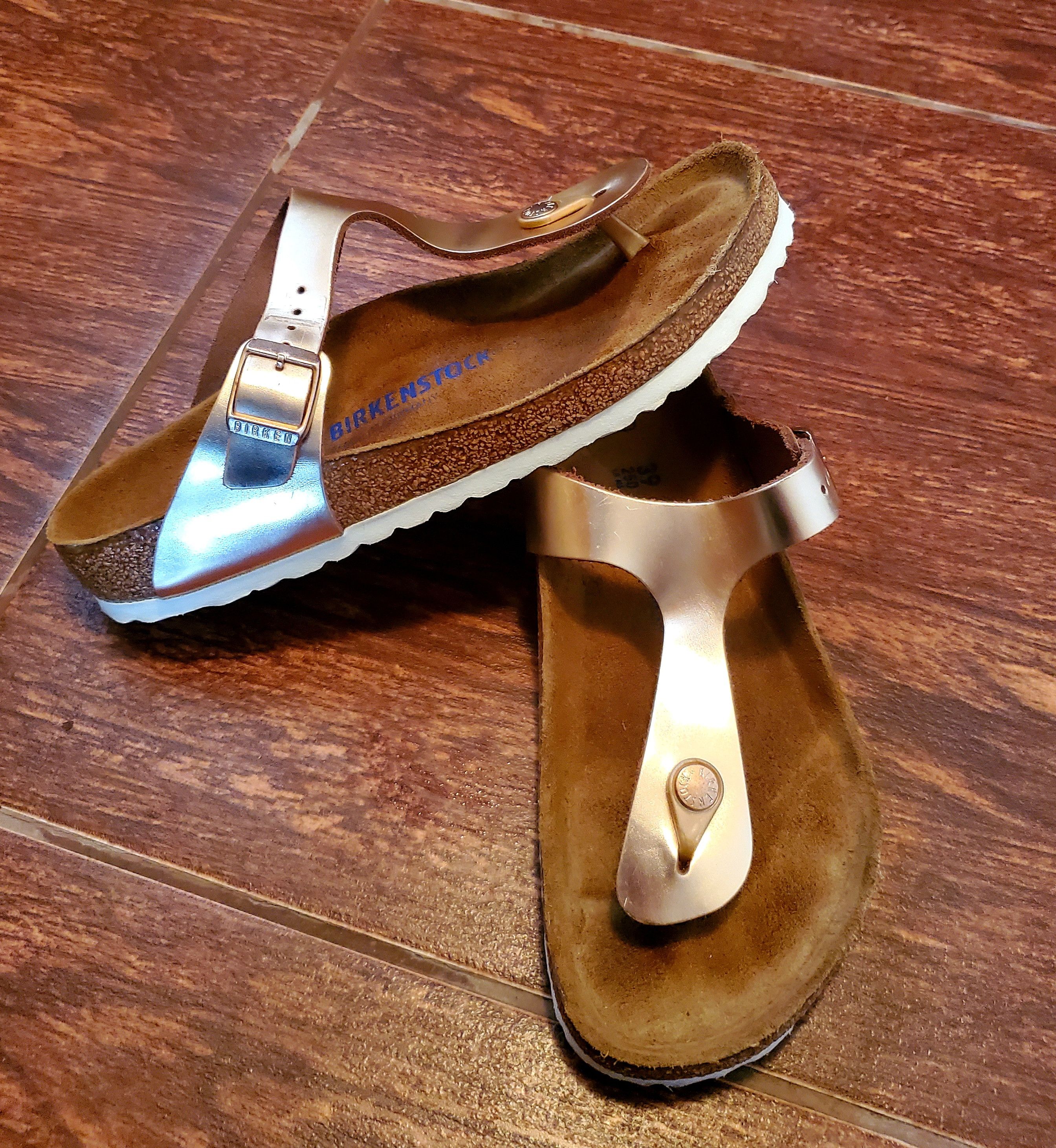 BIRKENSTOCK GIZEH SOFT FOOTBED NUBUCK LEATHER