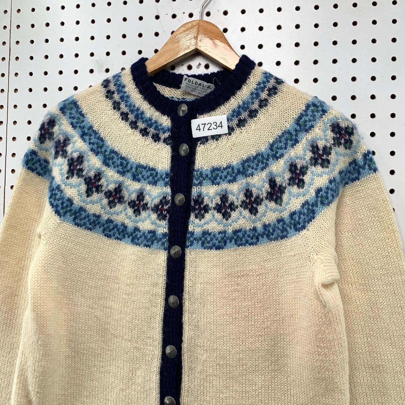 Vintage VINTAGE Foldal Norwegian Wool Hand Knit Cardigan Sweater Womens XS Beige Nordic Crew Neck Long Sleeve 100% Wool Knit Cardigan USA? Size XS / US 0-2 / IT 36-38 - 6 Thumbnail
