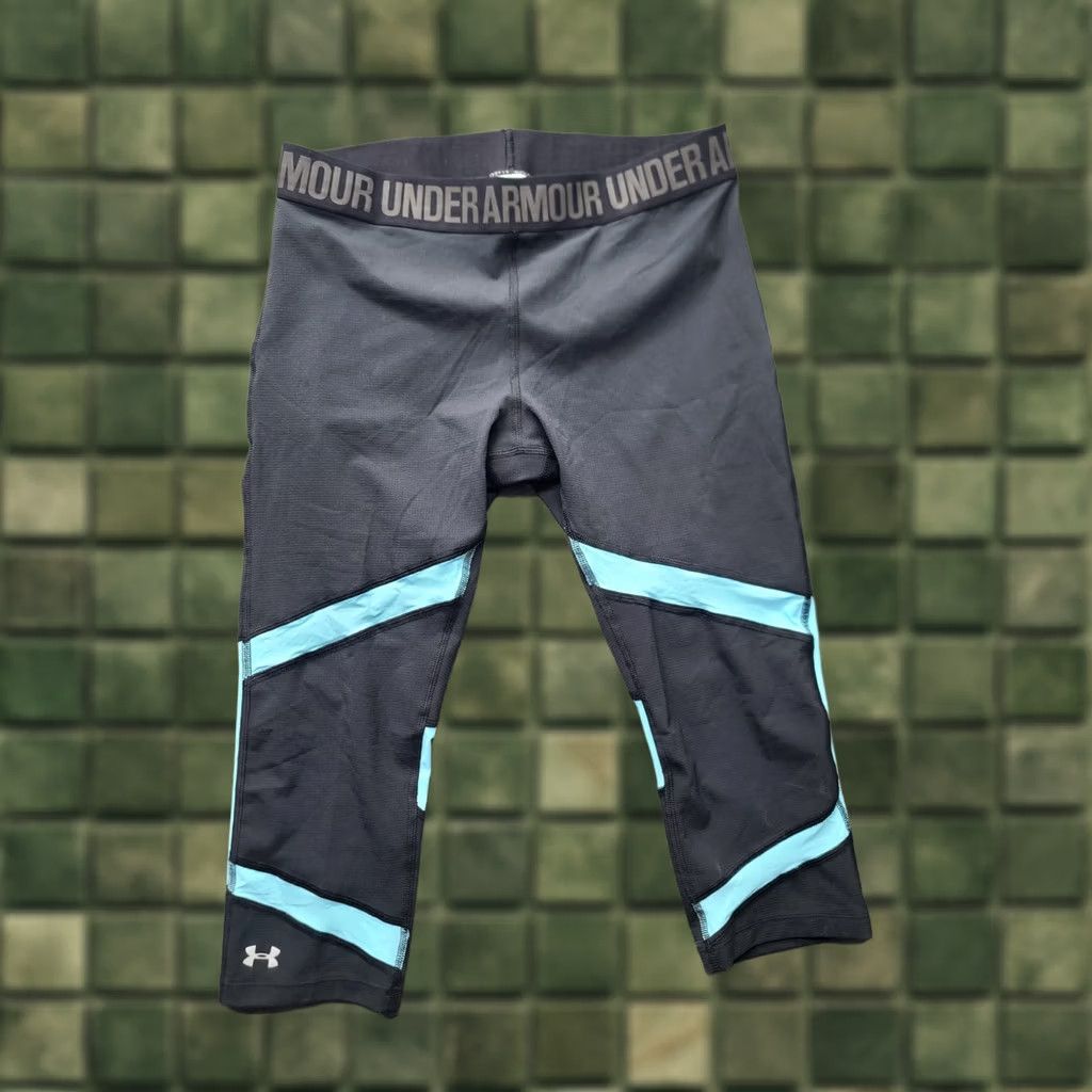Under Armour Under Armour Capris Leggings Womens M Fit Black Capri Geometric Pattern Athletic Compression 18 in Inseam Gym & Training Womens Size 32" / US 10 / IT 46 - 1 Thumbnail