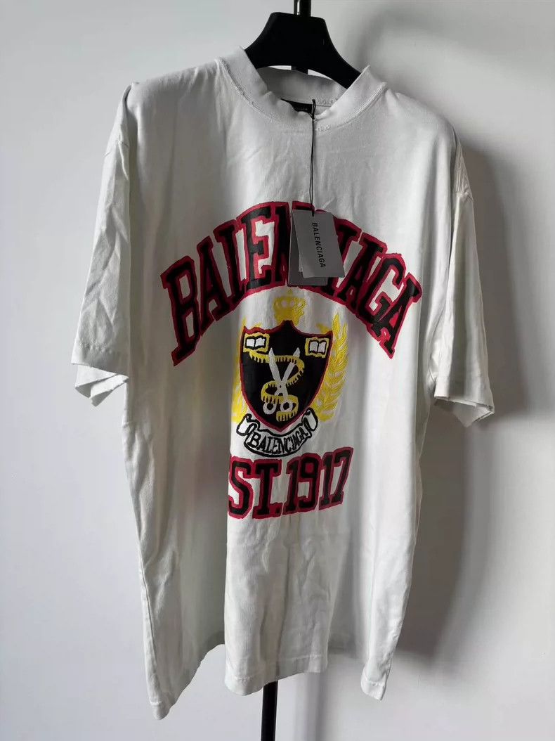 Balenciaga Balenciaga Logo monogrammed printed crew neck pullover sho Size US S / EU 44-46 / 1 - 1 Thumbnail
