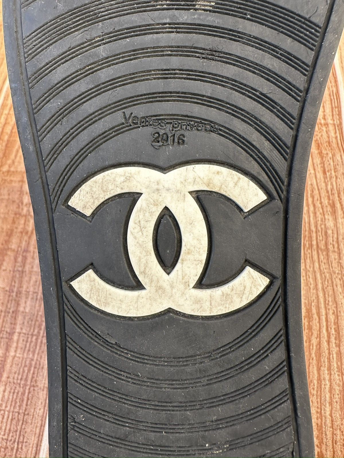 Chanel Chanel CC Vintage Leather Hightop Sneakers Size US 11 / EU 44 - 16 Thumbnail
