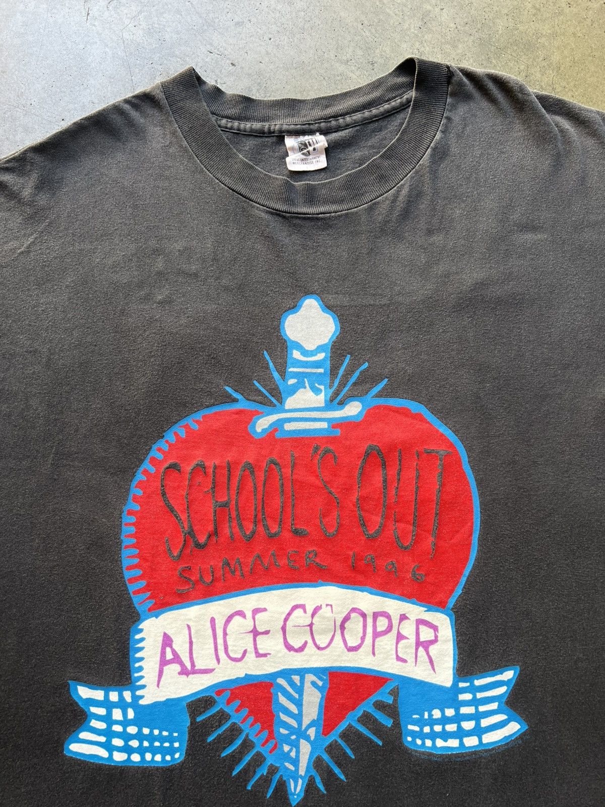 Vintage 1996 Alice Cooper School’s Out Tour Band Tee Shirt Nirvana Size US L / EU 52-54 / 3 - 3 Thumbnail