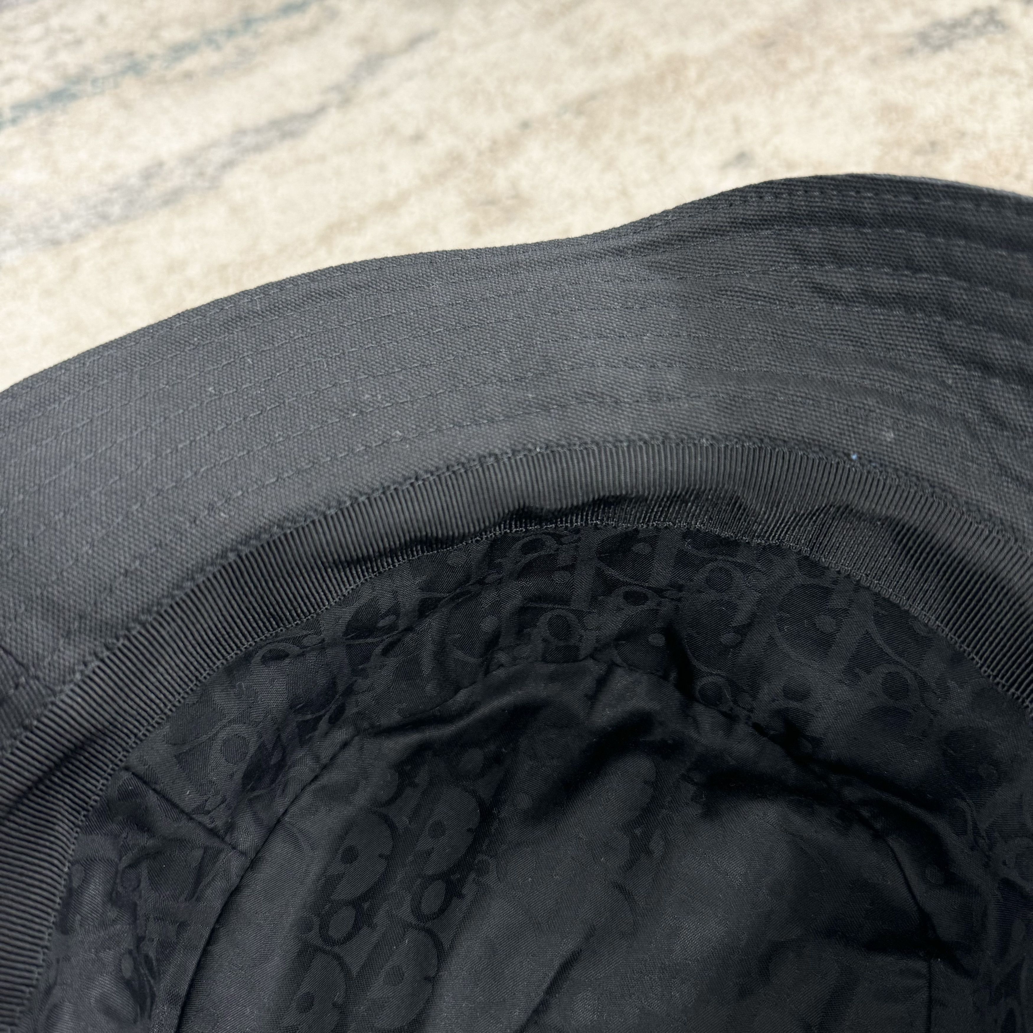 Dior Dior x Kenny Scharf Bucket Hat In Black RRP £675 Size ONE SIZE - 3 Thumbnail