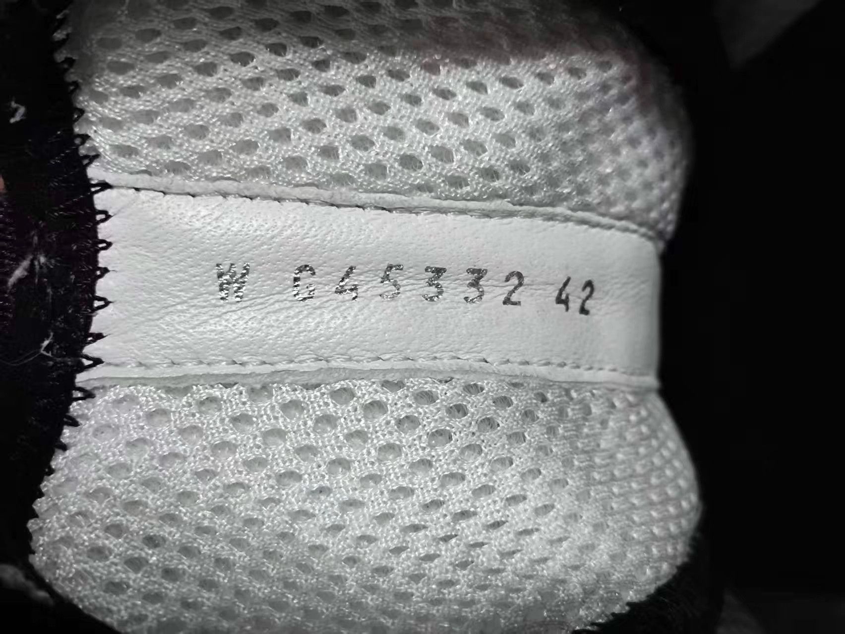 Chanel Chanel 23S Gold Logo Sneakers K13 Size US 9 / EU 42 - 5 Thumbnail