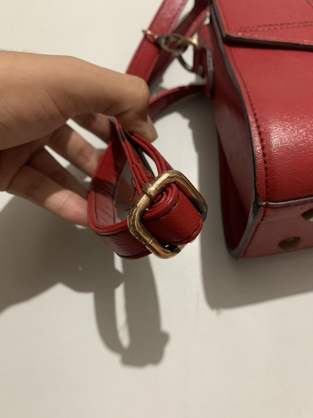 Charles Jourdan Sling Bag Leather Red Charles & Keith Y2K Authentic Size ONE SIZE - 2 Thumbnail