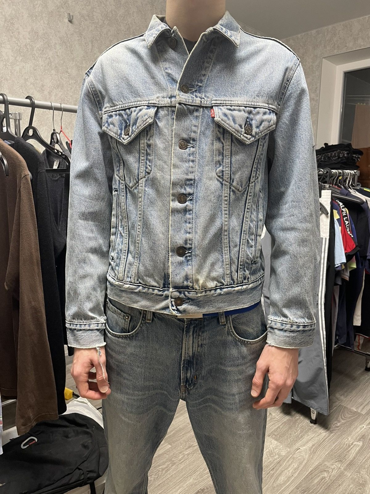 Levi's Vintage Clothing Vintage 92s Levis Blue Distressed Denim Jacket Made In Italy Size US S / EU 44-46 / 1 - 3 Thumbnail