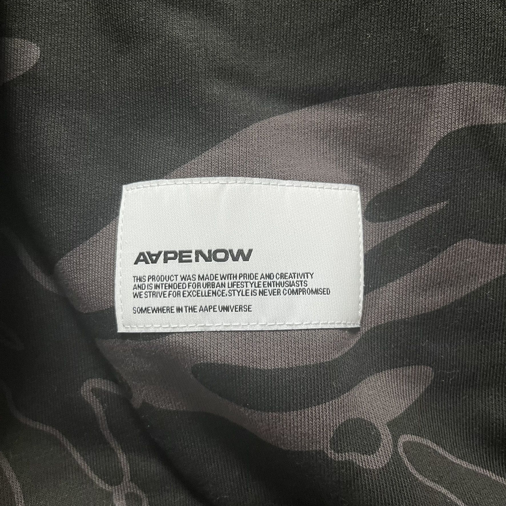 Aape AAPE By Bathing Ape Now Silicon Badge Camo Crewneck Size US M / EU 48-50 / 2 - 2 Thumbnail