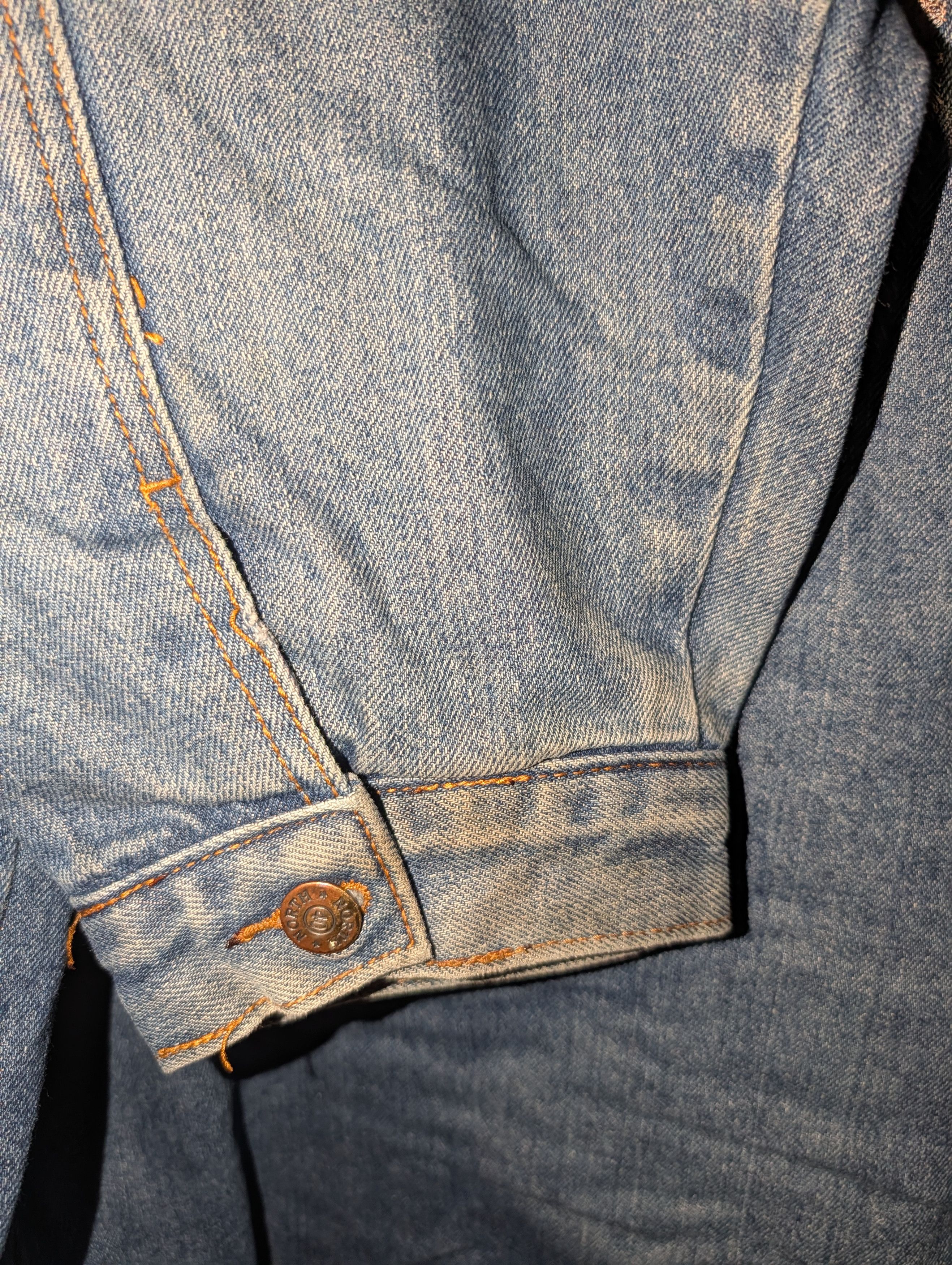 Levi's Vtg Wolf Animal Embroidery Sherpa Denim Trucker Jacket Size US XL / EU 56 / 4 - 3 Thumbnail