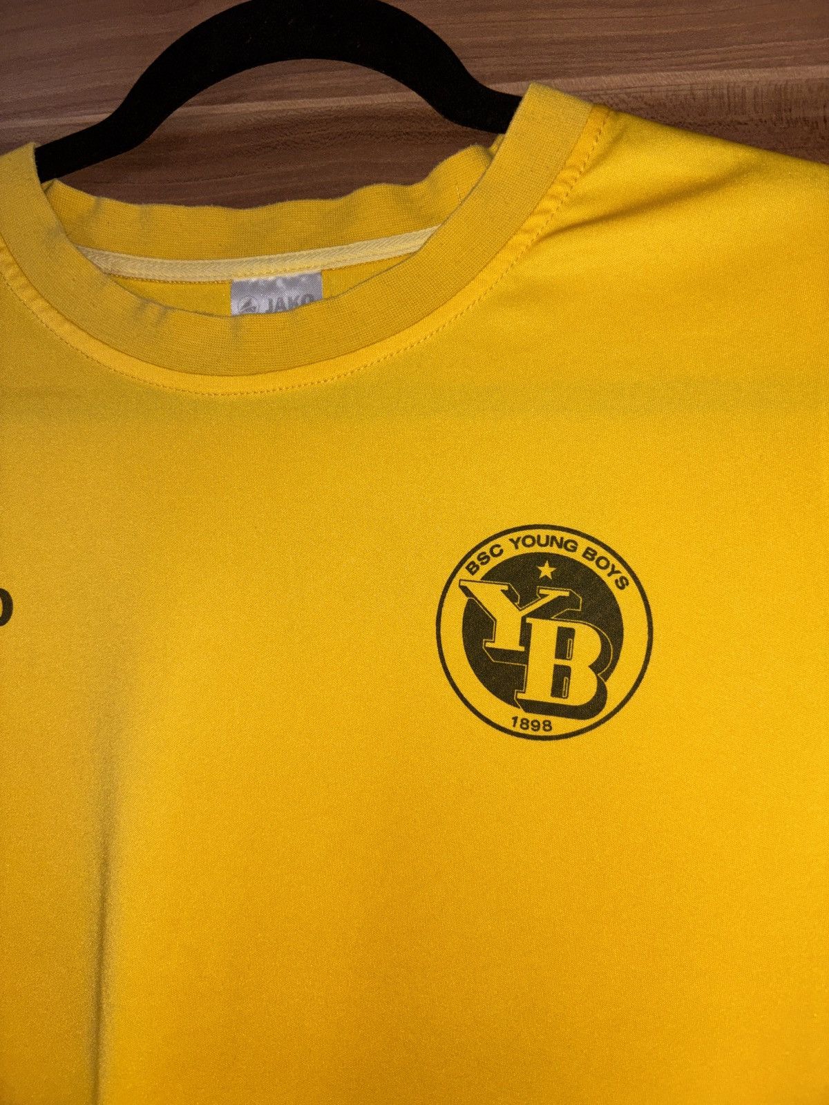 Other Jako BSC Young Boys Football Jersey Shirt Vintage Size US S / EU 44-46 / 1 - 4 Thumbnail