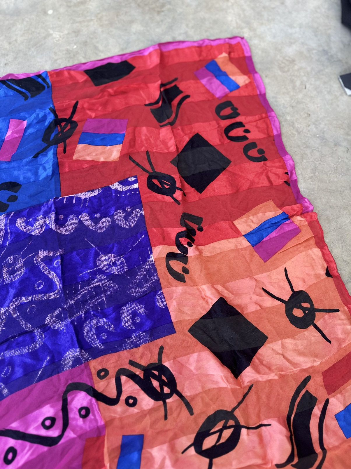 Balenciaga Balenciaga - Vintage Abstract Silk Scarves Size ONE SIZE - 8 Thumbnail
