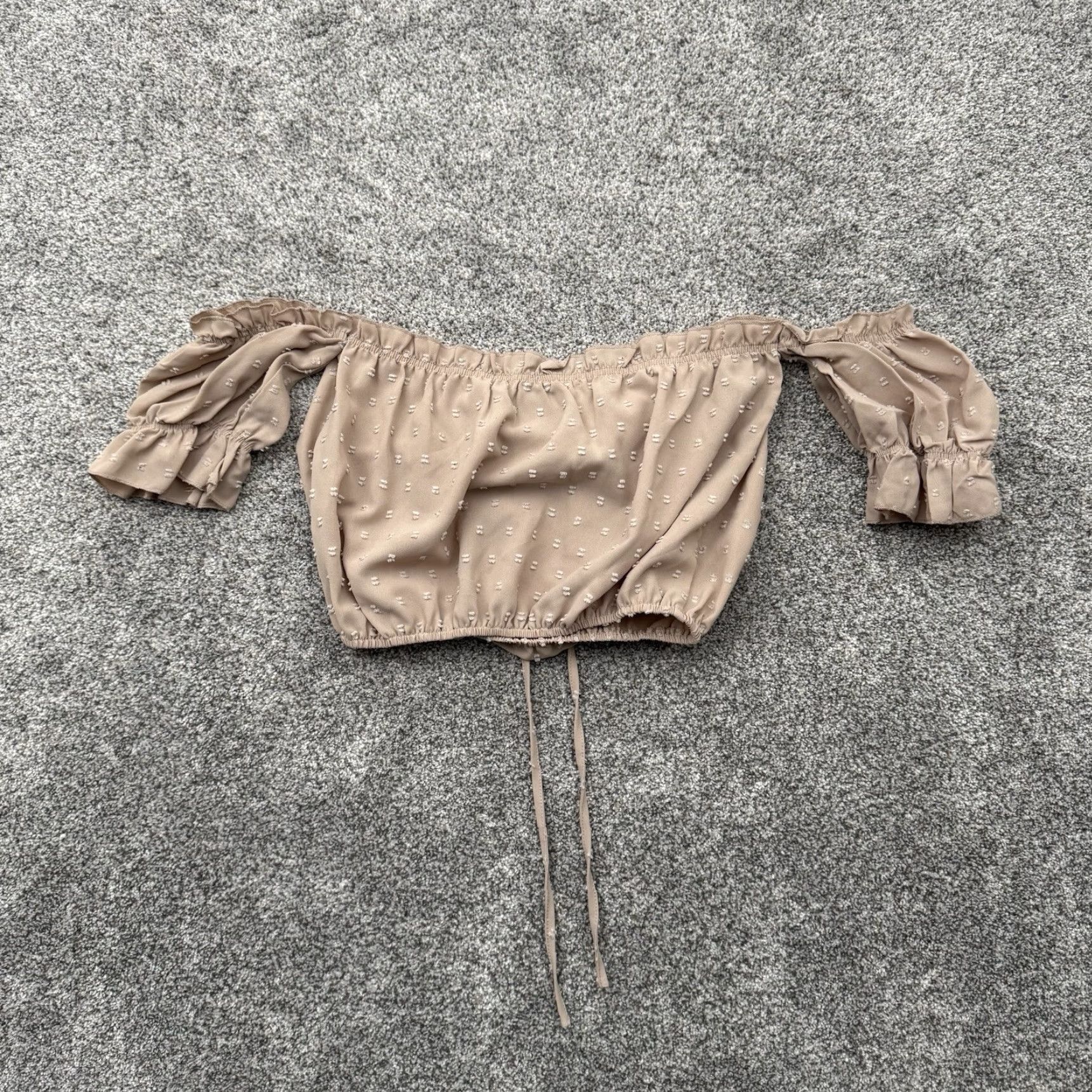 Shein SheIn Crop Top Women Sz 4 Cropped Blouse Puff Sleeve Off the Shoulder Ruffle Clip Dot Polyester Brown Women VINTAGE? No — keep No Vintage per rule. Size S / US 4 / IT 40 - 8 Thumbnail