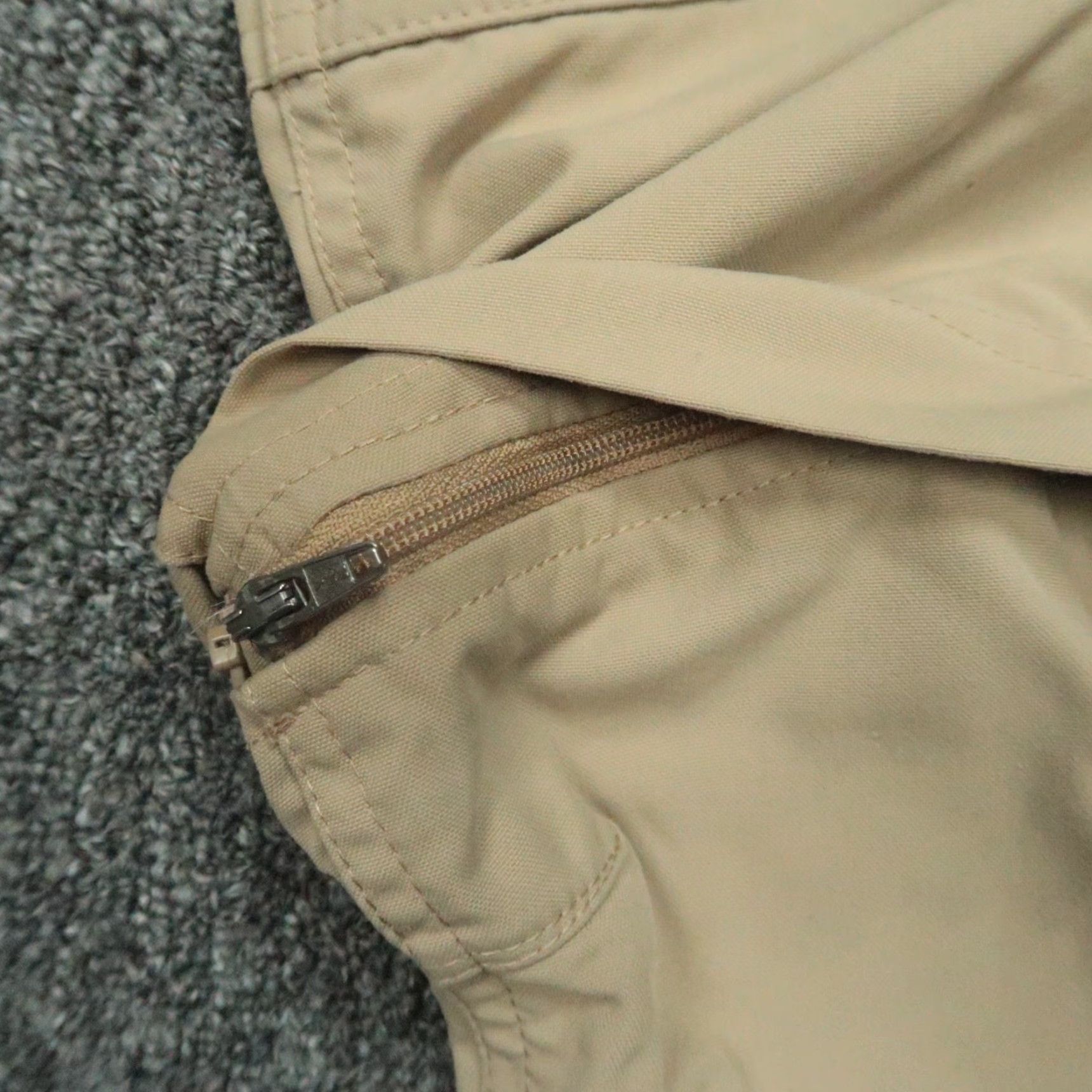 Vintage LL Bean Pants Men XL Short Khaki Convertible Switchback Hiking 40x30 Brown Nylon 40 Waist Regular Straight Chino Pockets Vintage No Size US 36 / EU 52 - 4 Thumbnail
