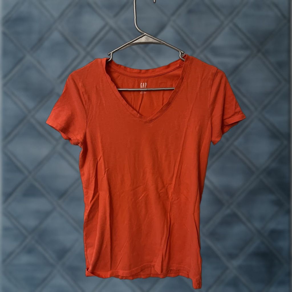 Gap Womens Gap Favorite V-Neck Tee Orange Solid Size Small Shirt Adult Womens V-Neck T-Shirt Orange Gap S Size S / US 4 / IT 40 - 1 Thumbnail