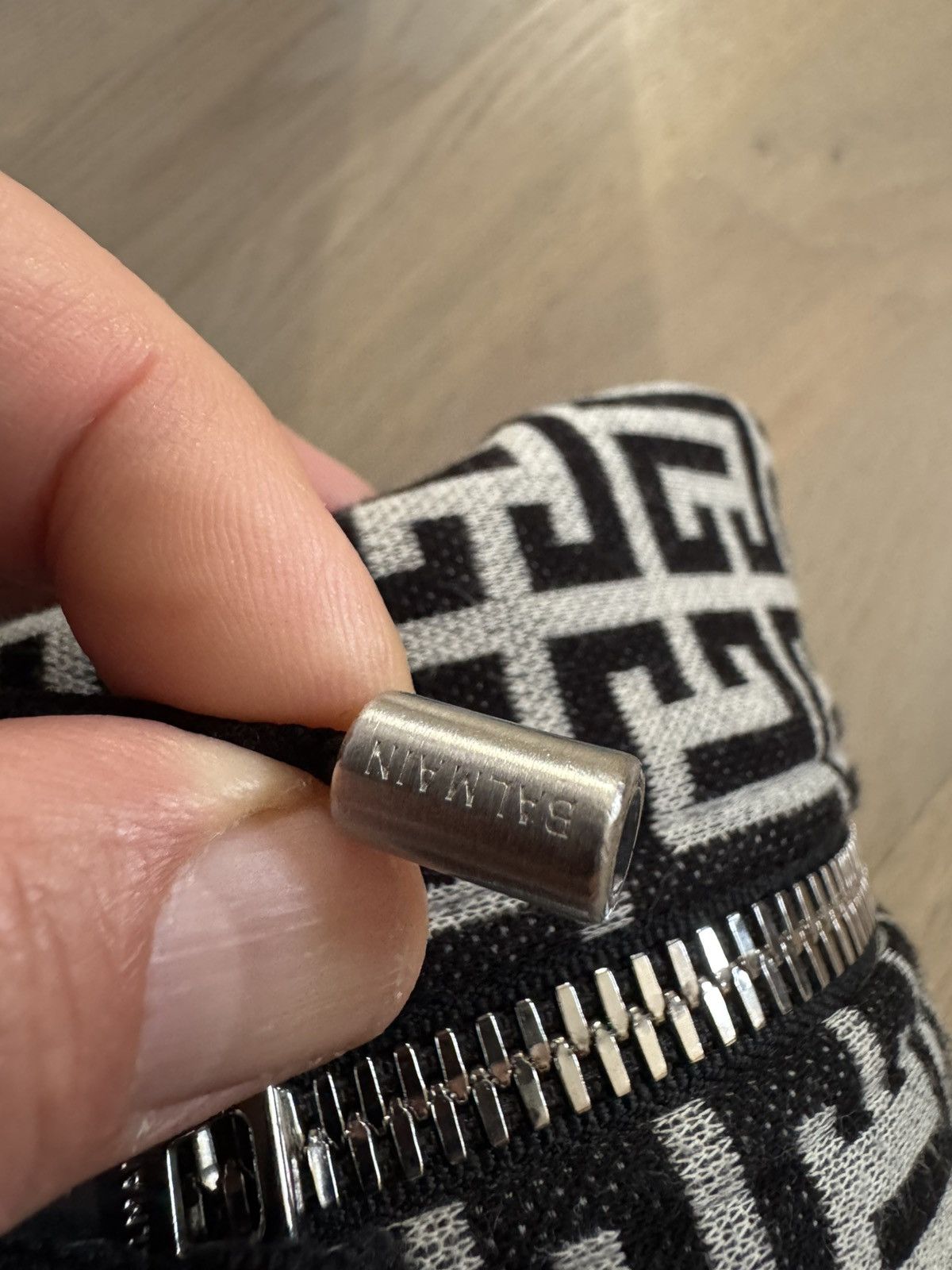 Balmain BALMAIN hoodie STUDY measurements in photos BY TAPE MEASURE Size US S / EU 44-46 / 1 - 23 Thumbnail