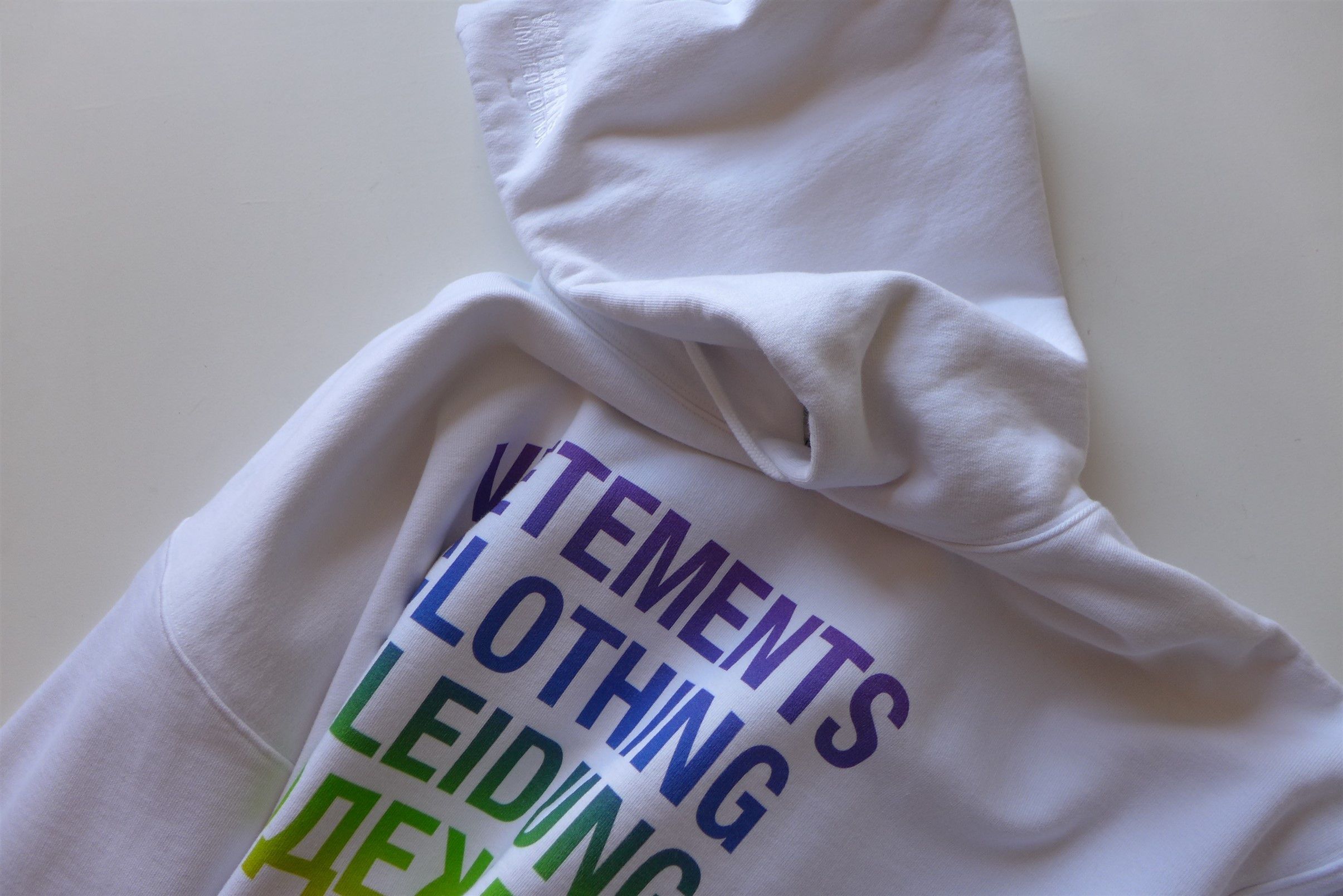 Vetements Vetements Translation Hoodie - White Rainbow Size US XL / EU 56 / 4 - 3 Thumbnail