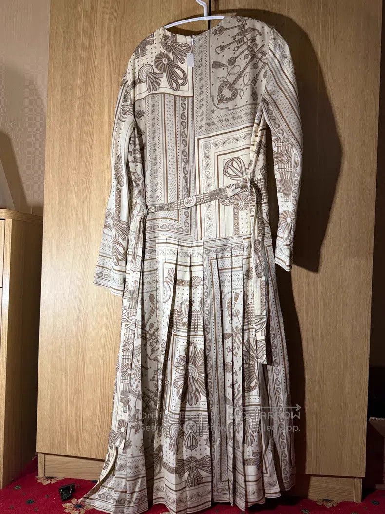 Hermes Hermes Long-sleeve dress in beige and brown color, retro f Size XS / US 0-2 / IT 36-38 - 2 Thumbnail