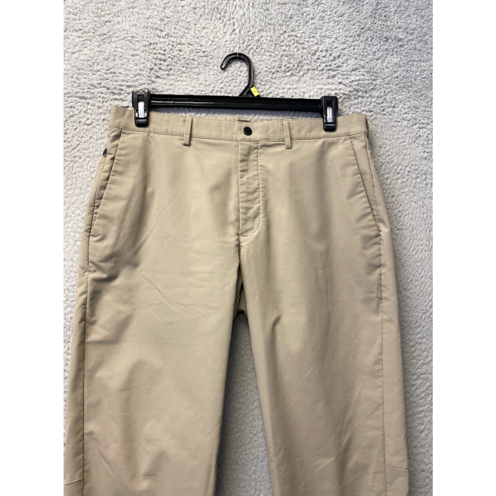 Banana Republic BANANA REPUBLIC HICKING - PANTS - Men - Slim Fit 33x32 - Tan - Golf/Khaki Solid Flat Front Zip Pockets - 131-24 Size US 33 - 7 Thumbnail