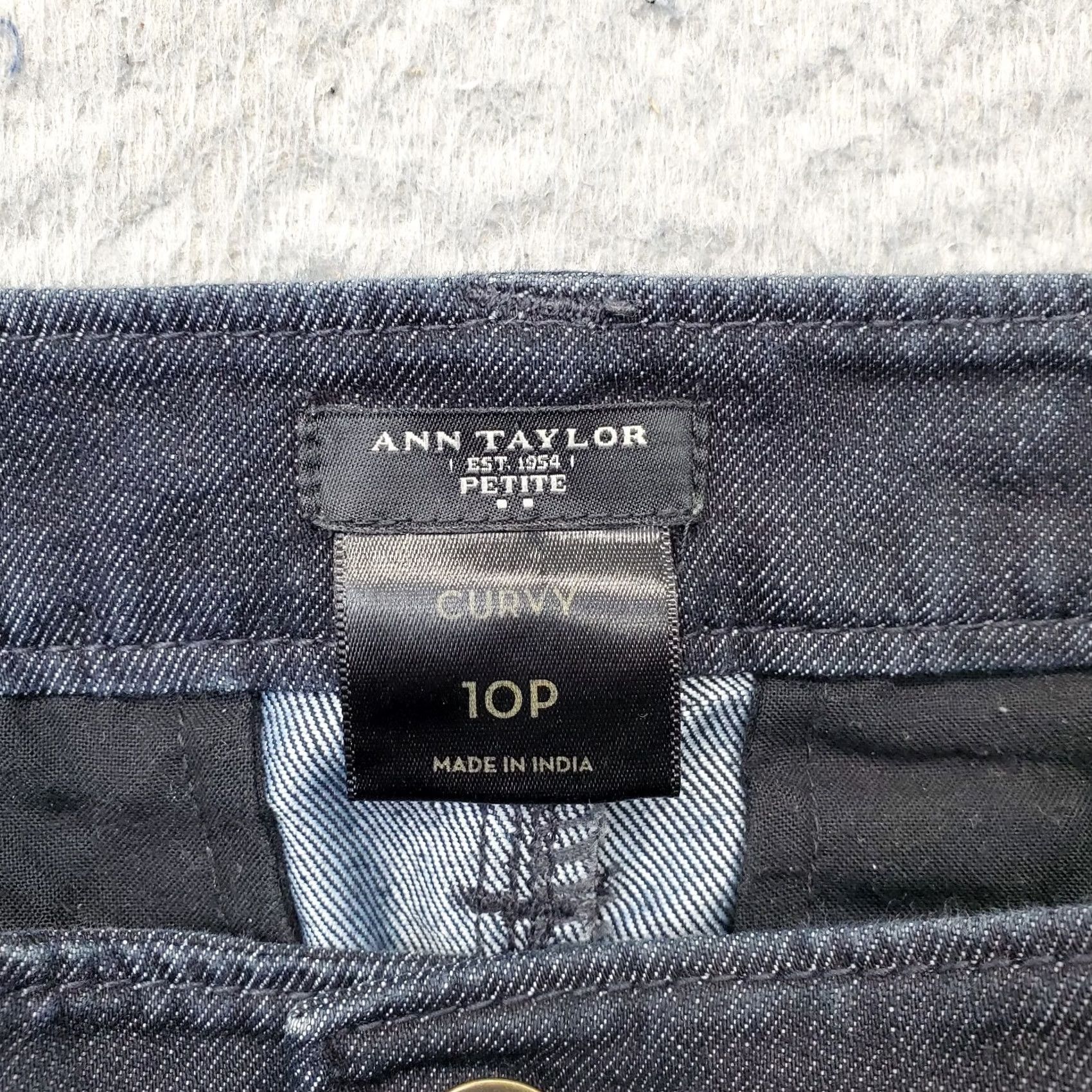 Ann Taylor Ann Taylor Curvy Flare Jeans Womens 10P Navy Denim Dark Wash Jeans Size 32" / US 10 / IT 46 - 7 Thumbnail