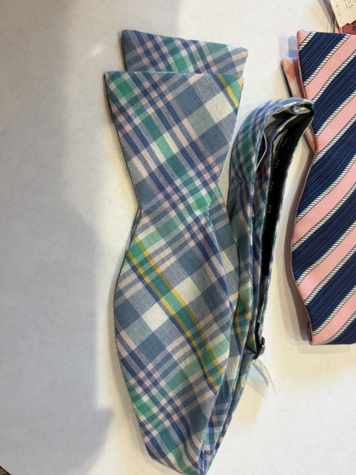 Vineyard Vines Set Of 3 New Patterned Vineyard Vines Bow Ties (never worn) Size ONE SIZE - 2 Thumbnail