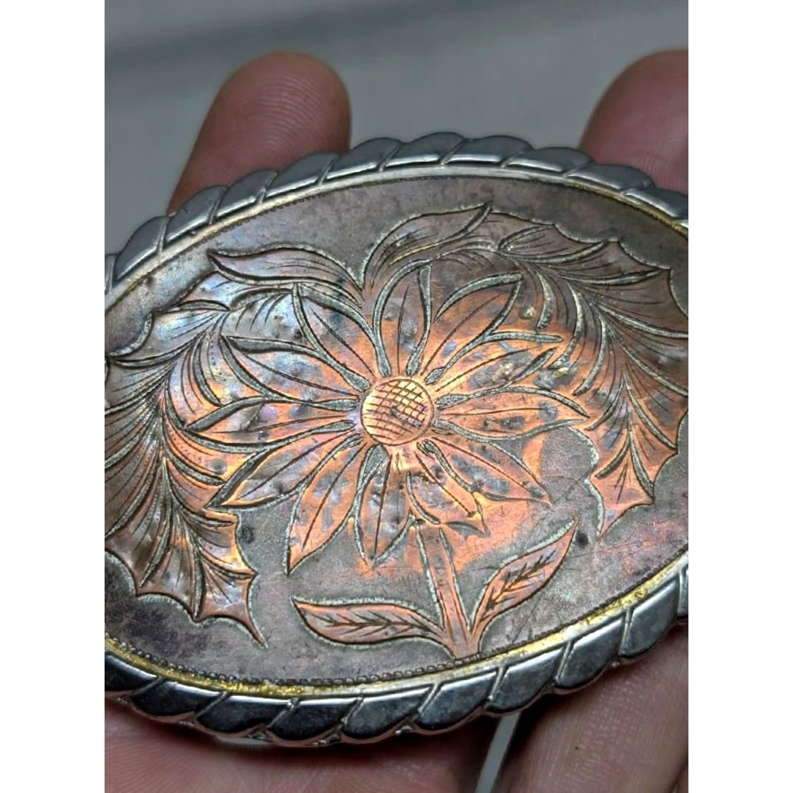 Vintage VINTAGE DAISY belt buckle ENGRAVED western floral Men Belt Buckle Size ONE SIZE - 2 Thumbnail