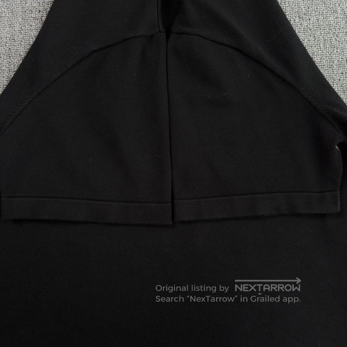 Louis Vuitton LV Embroidered Logo Black Pin Short Sleeve. Size US L / EU 52-54 / 3 - 6 Thumbnail