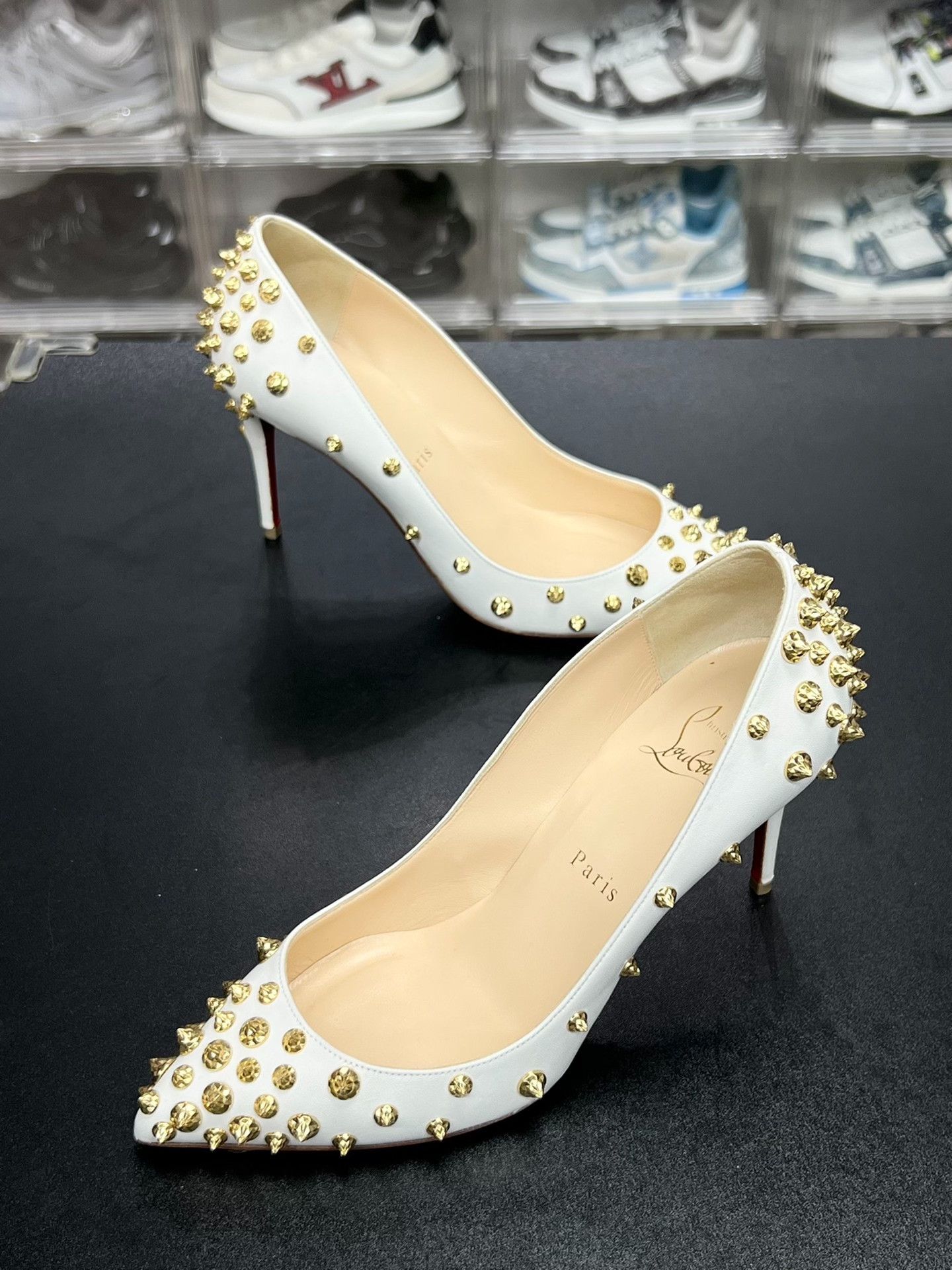 Christian Louboutin Christian Louboutin Leather Gold Lowtop Sneakers us_7 Women Size US 7 / IT 37 - 1 Thumbnail