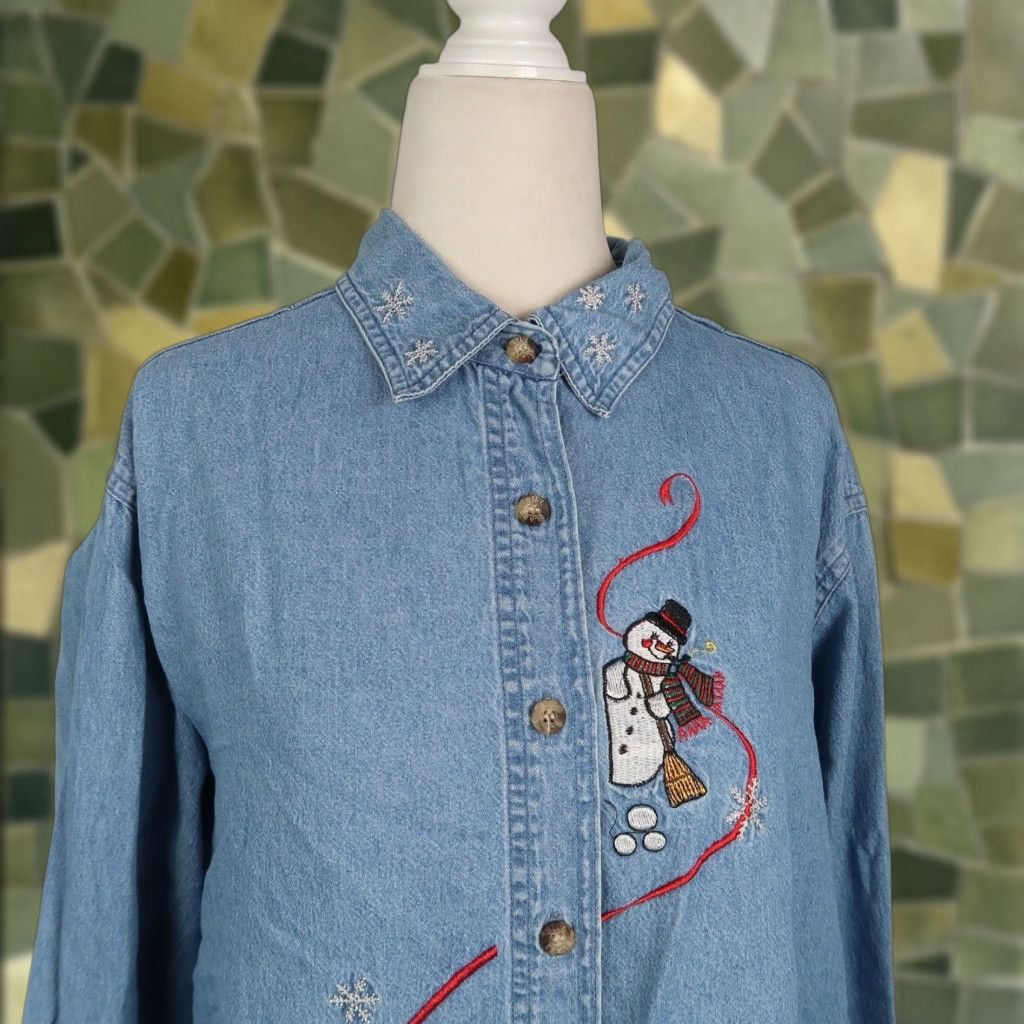 Bill Blass VINTAGE Bill Blass Blue Denim Button-Down Shirt Women L Christmas Snowman Embroidered Long Sleeve 100% Cotton Size L / US 10 / IT 46 - 1 Thumbnail