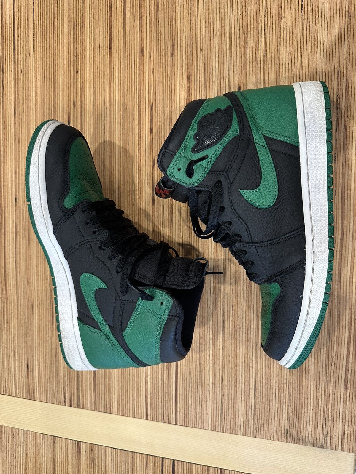Jordan Brand Air Jordan 1 Retro High OG Black/Pine Green Size US 9.5 / EU 42-43 - 7 Thumbnail