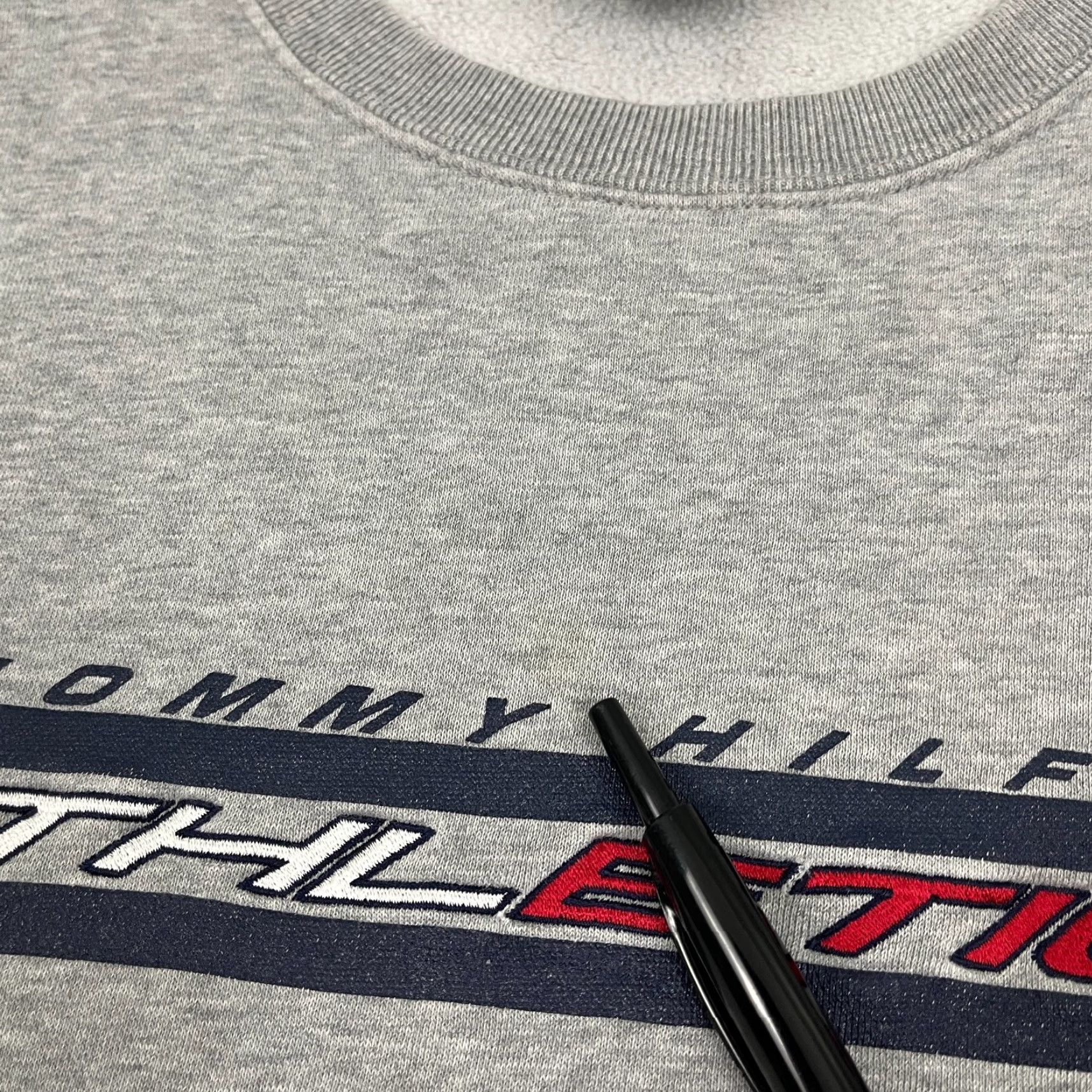 Tommy Hilfiger Y2K Tommy Hilfiger Athletics Sweatshirt Mens XL Gray Fleece Embroidered Crewneck Size US XL / EU 56 / 4 - 7 Thumbnail