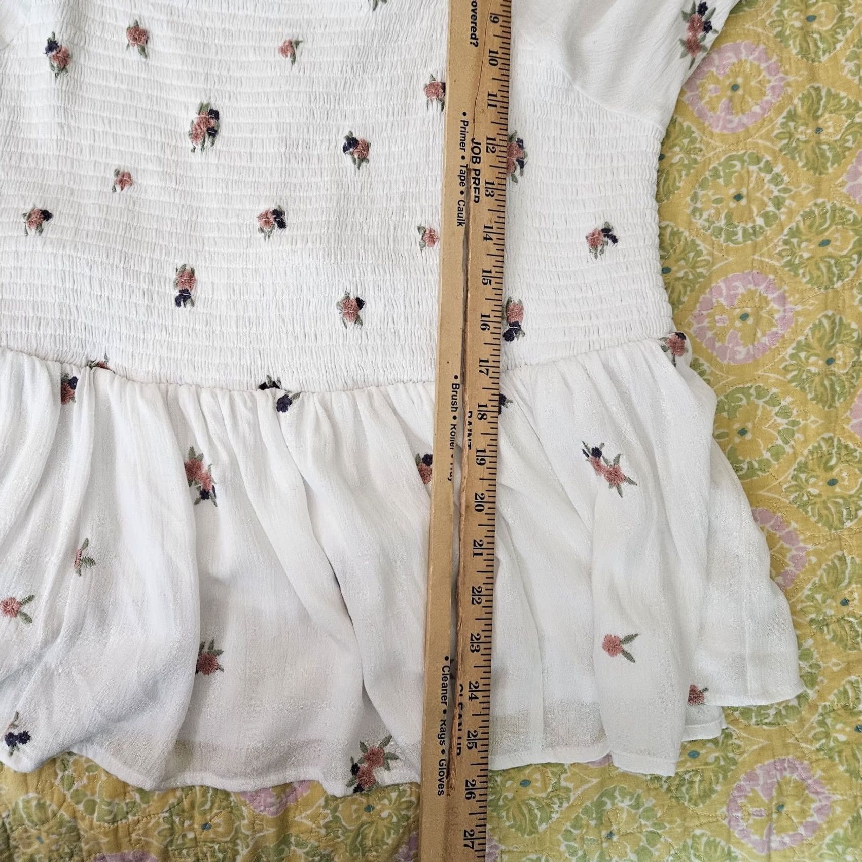 Torrid Torrid Blouse Shirt Cropped Short Sleeve White Plus Size 3 Ruffle Embroidered Smocked Casual Women's Top Size XS / US 0-2 / IT 36-38 - 4 Thumbnail