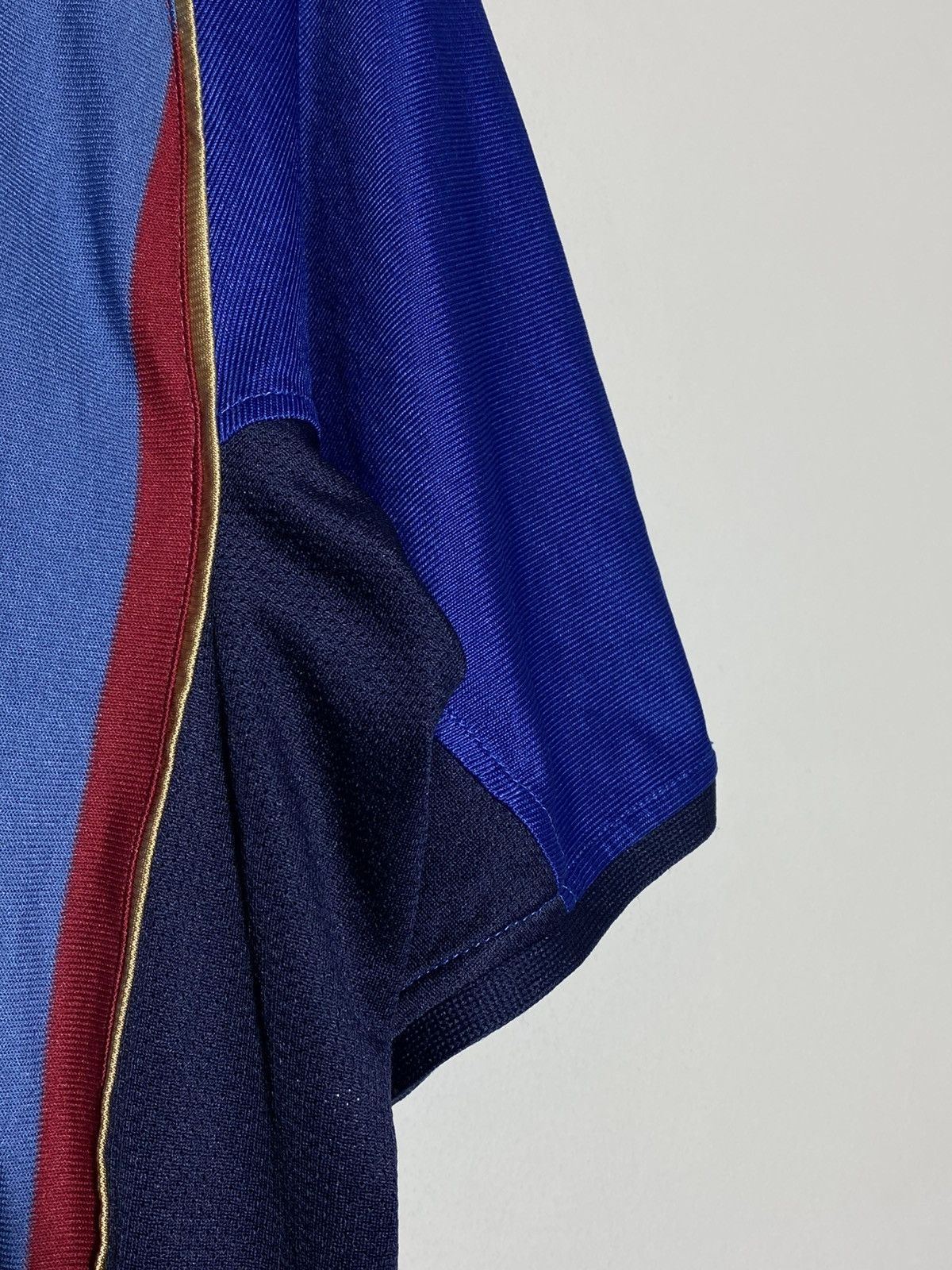 Nike Nike FC Barcelona 2001/02 Home Jersey Vintage Travis Vibes Size US L / EU 52-54 / 3 - 5 Thumbnail