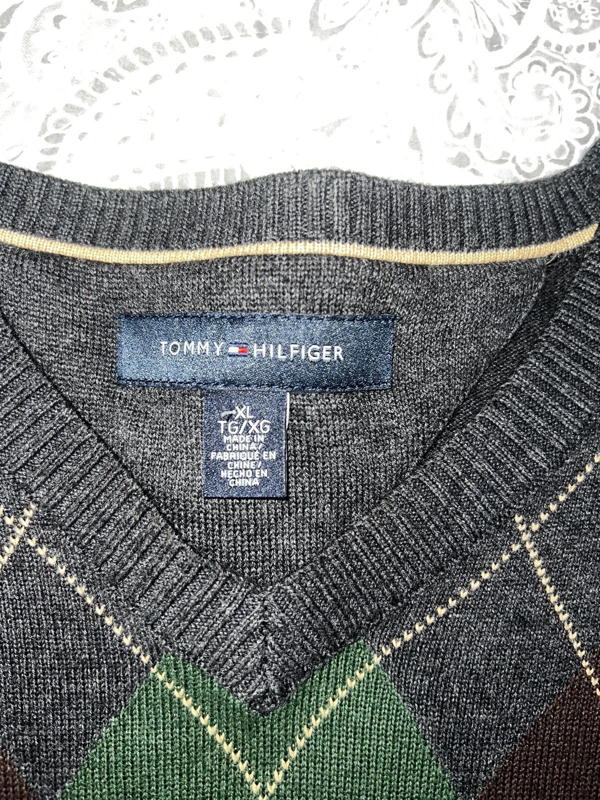 Tommy Hilfiger Tommy Hilfiger Argyle V-Neck Sweater Size US XL / EU 56 / 4 - 8 Thumbnail