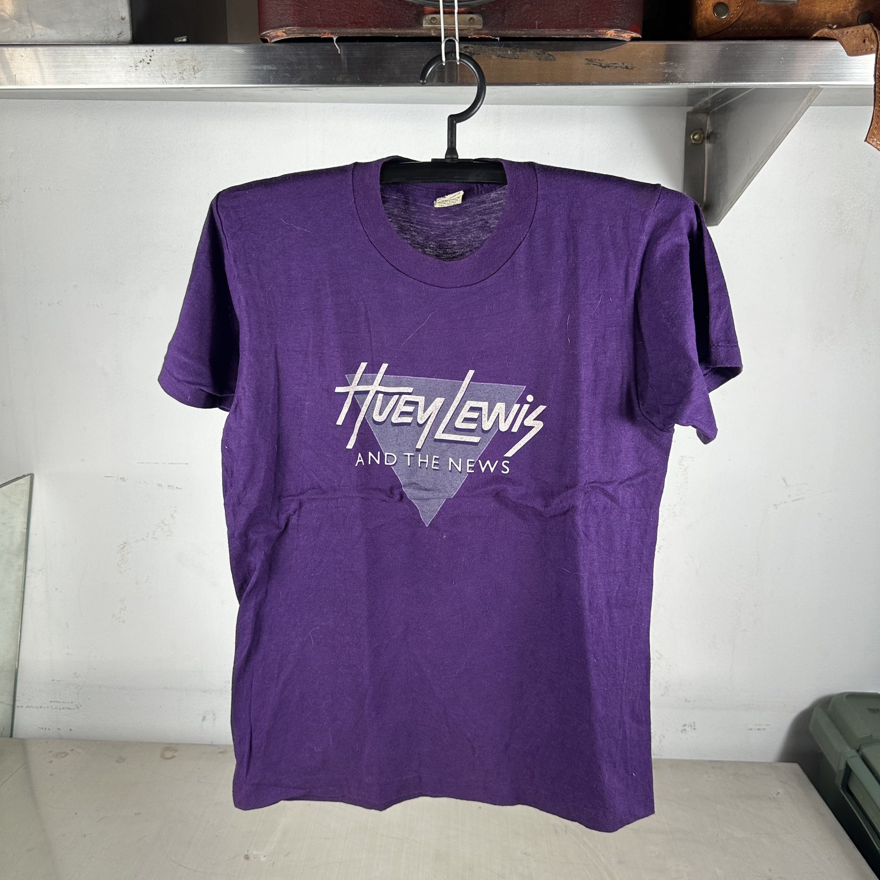 Vintage 1984 Huey Lewis and the News Sports Tour Rock Band T-shirt Size US S / EU 44-46 / 1 - 1 Thumbnail