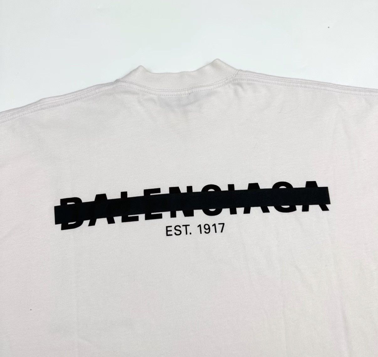 Balenciaga Balenciaga Logo Tape Short Sleeve T-shirt K12 Size US L / EU 52-54 / 3 - 5 Thumbnail