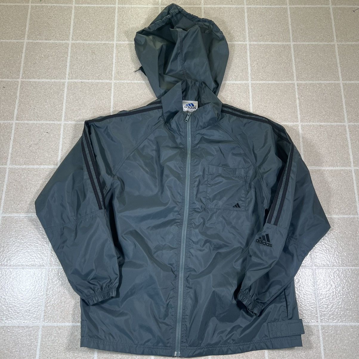 Adidas Vintage Adidas Jacket Mens Medium Grey Windbreaker Track Size US M / EU 48-50 / 2 - 4 Thumbnail