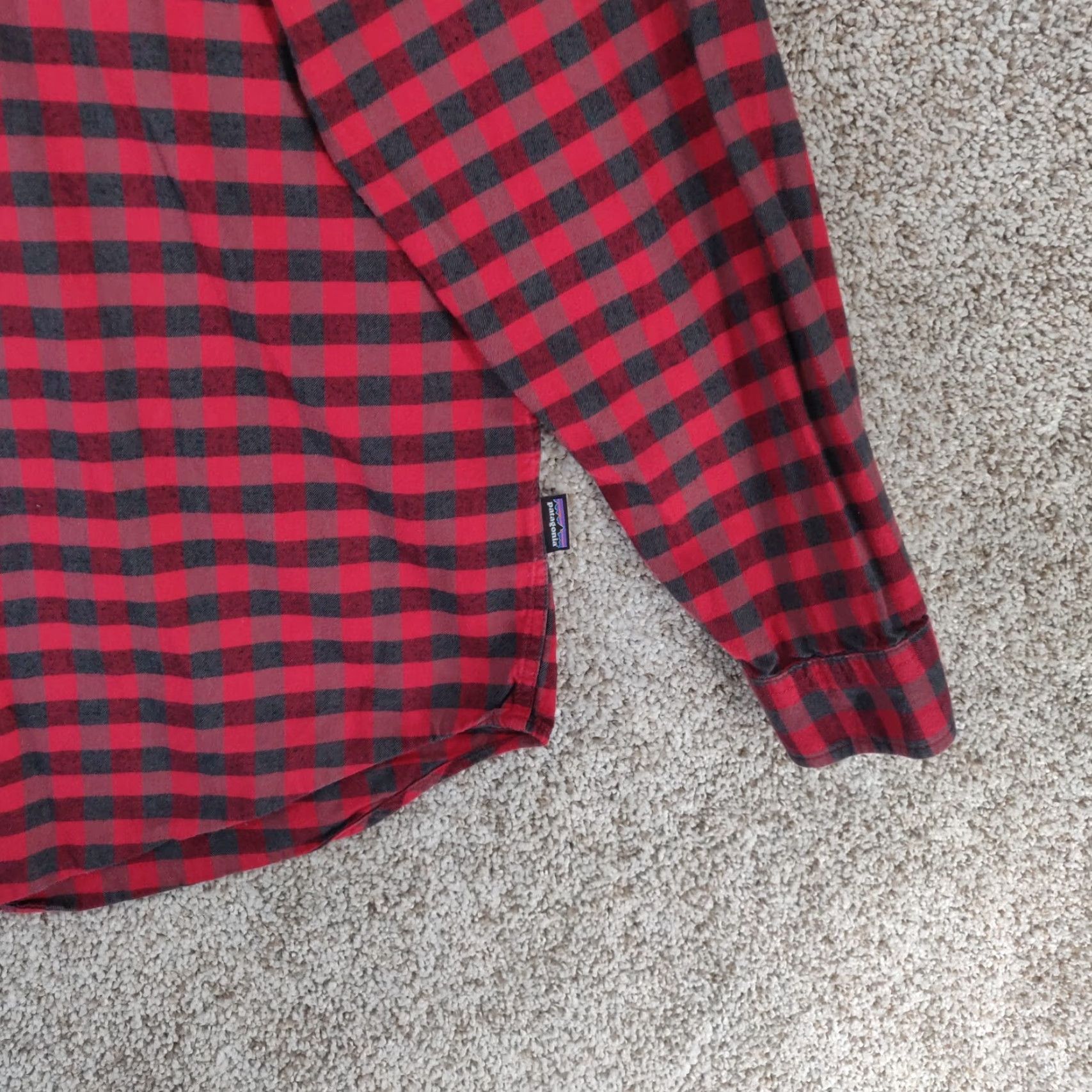 Patagonia Patagonia Shirt Mens L Red Plaid Organic Cotton Long Sleeve Button Size US L / EU 52-54 / 3 - 4 Thumbnail
