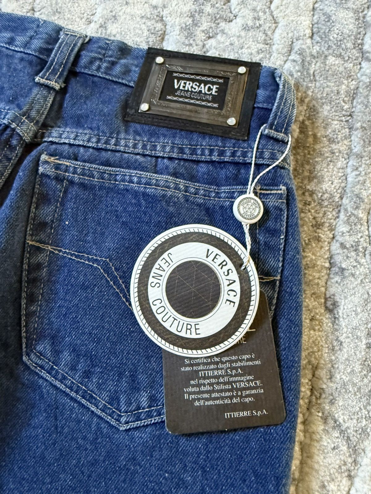 Versace Jeans Couture Versace Jeans Couture Carrot Cut Tappered Jeans Deadstock Size US 28 / EU 44 - 23 Thumbnail